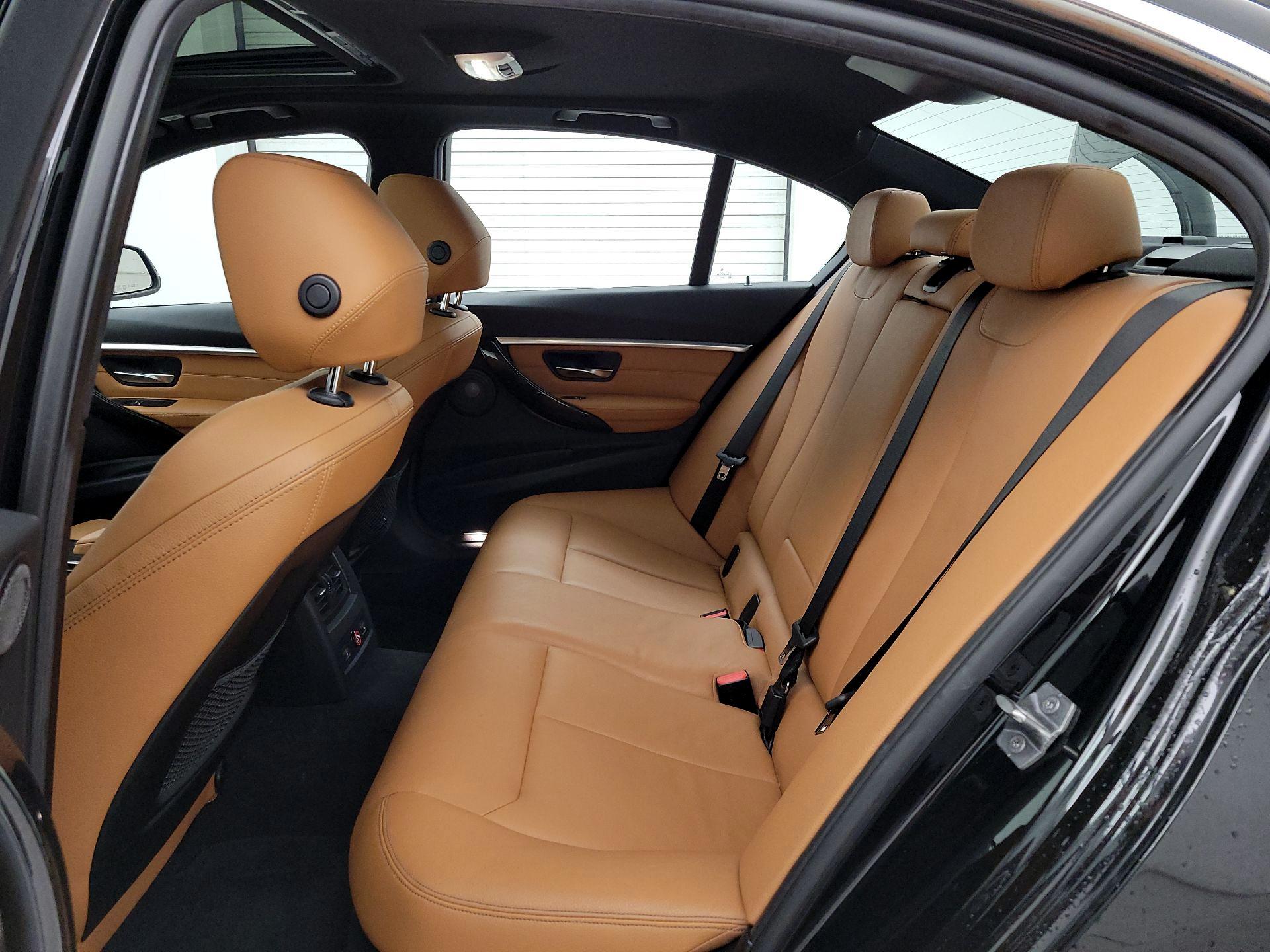 Thumbnail: 2018 BMW 3 Series - 20