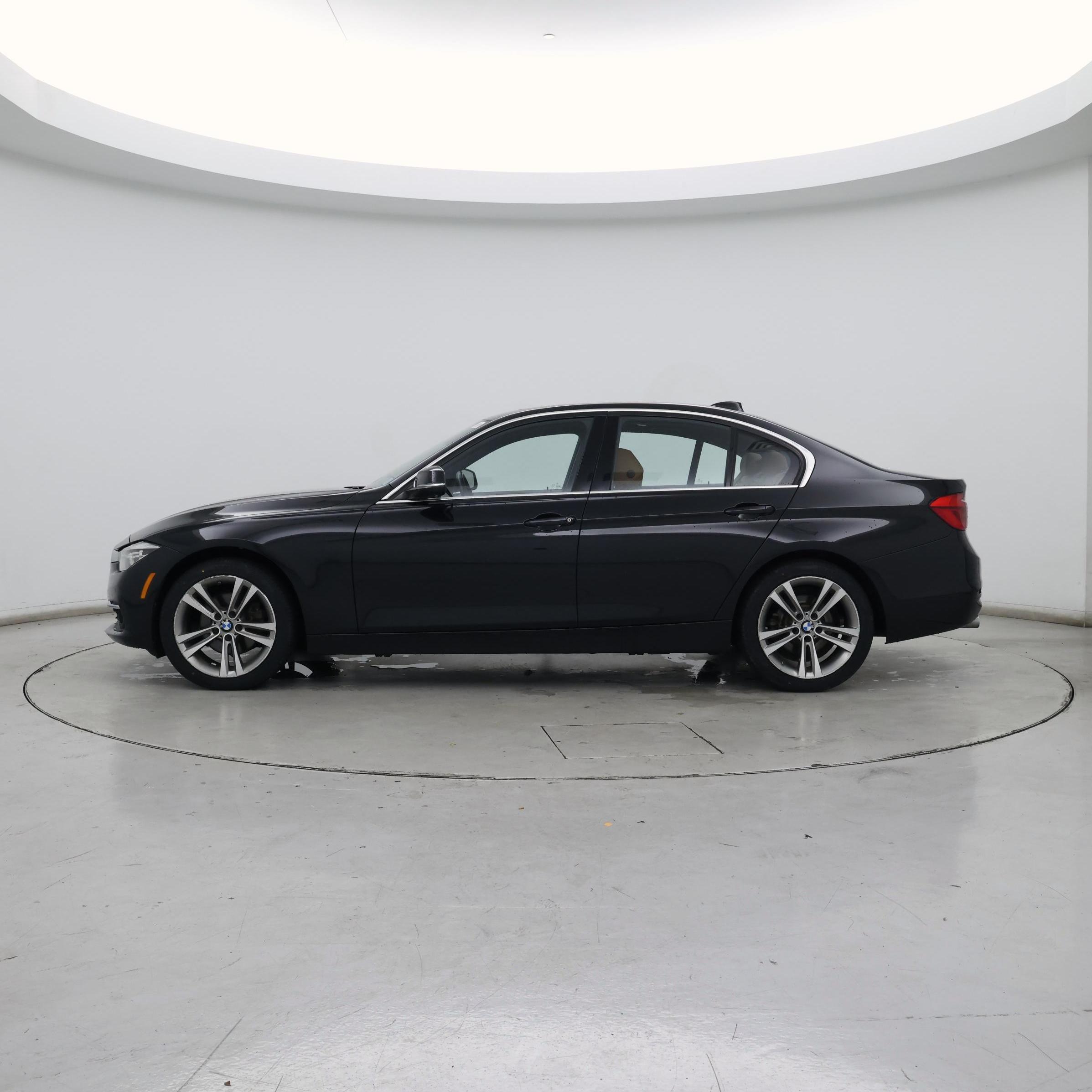 Thumbnail: 2018 BMW 3 Series - 3