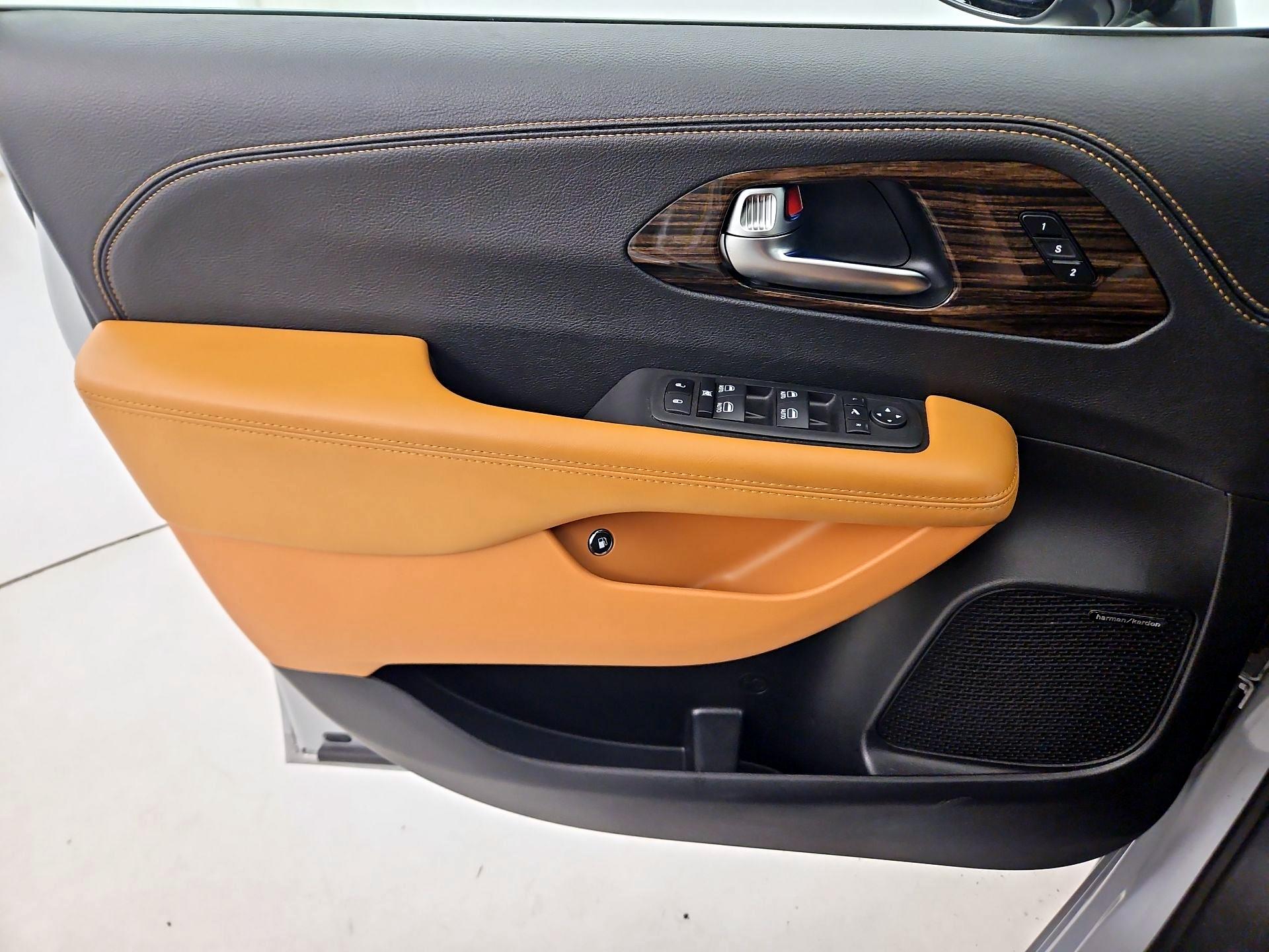 Thumbnail: 2023 Chrysler Pacifica - 12