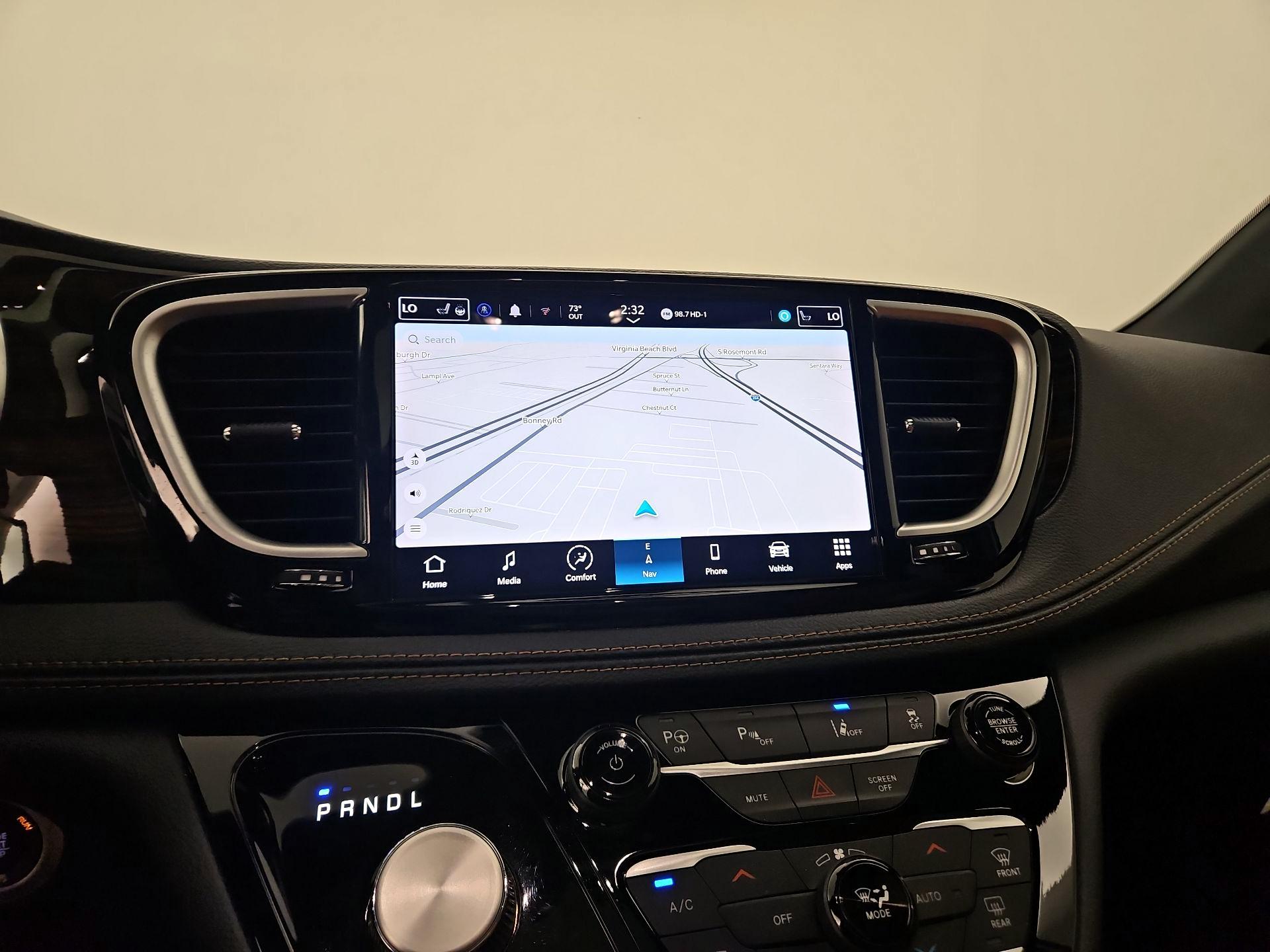Thumbnail: 2023 Chrysler Pacifica - 14
