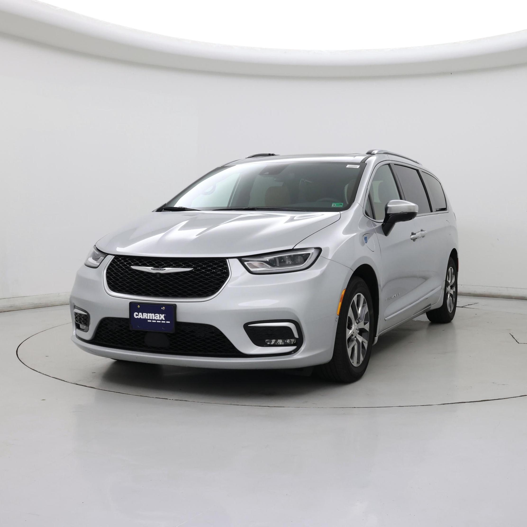 Thumbnail: 2023 Chrysler Pacifica - 4