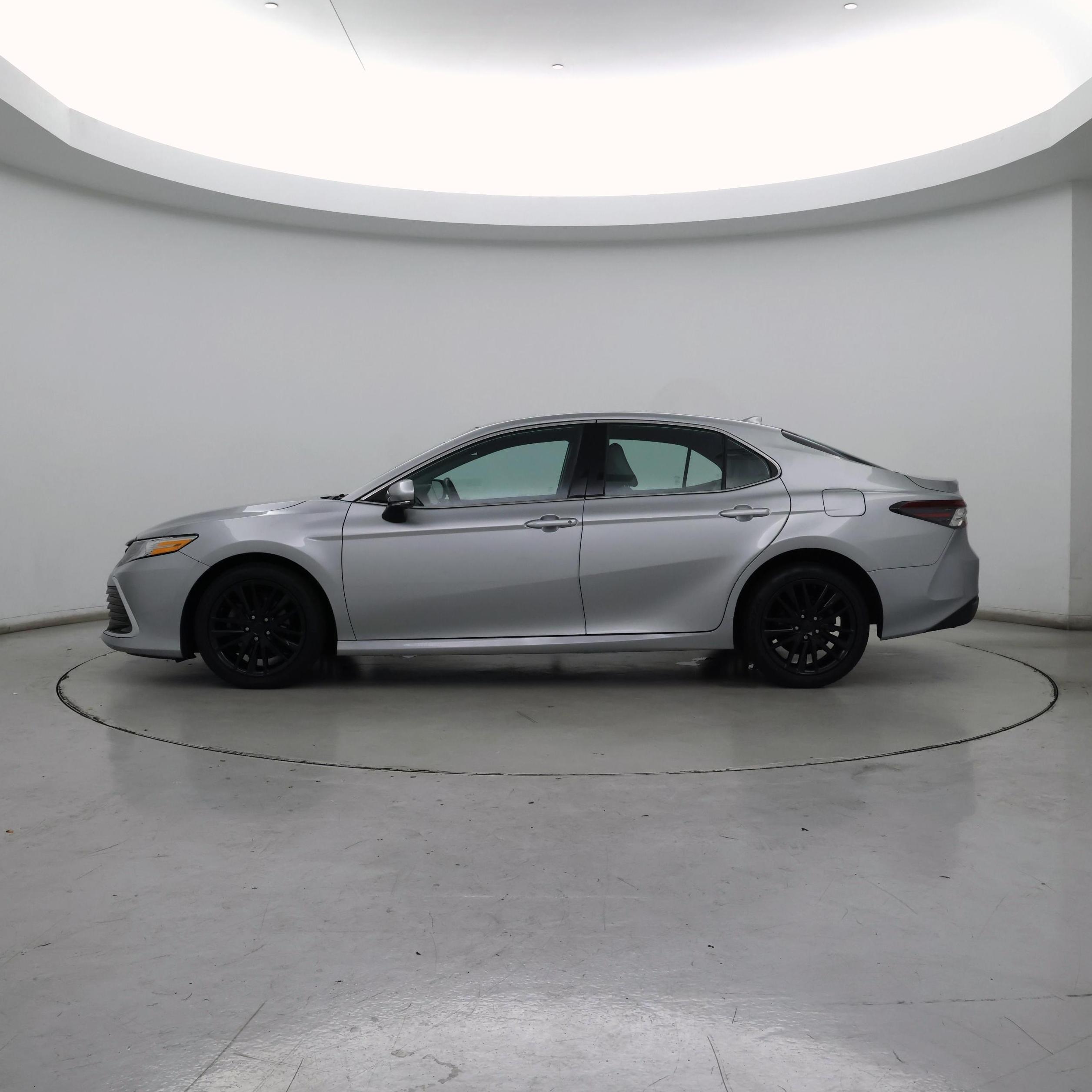 Thumbnail: 2022 Toyota Camry - 3