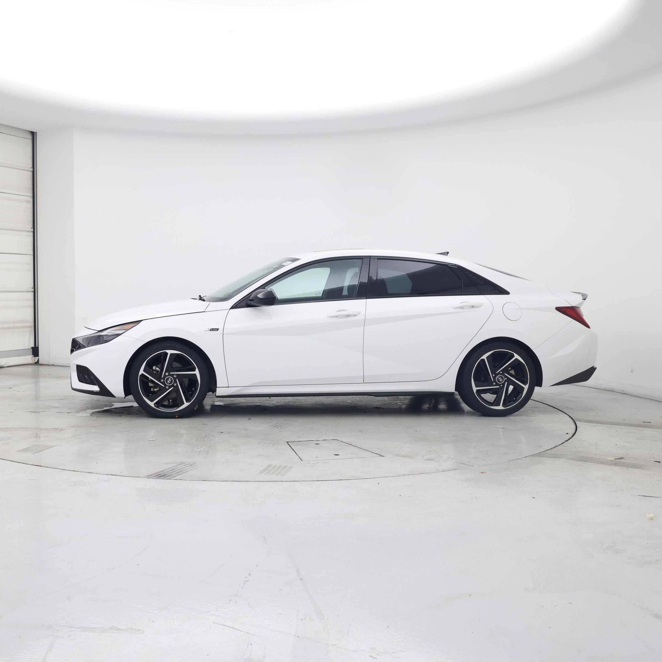 Thumbnail: 2023 Hyundai Elantra - 3