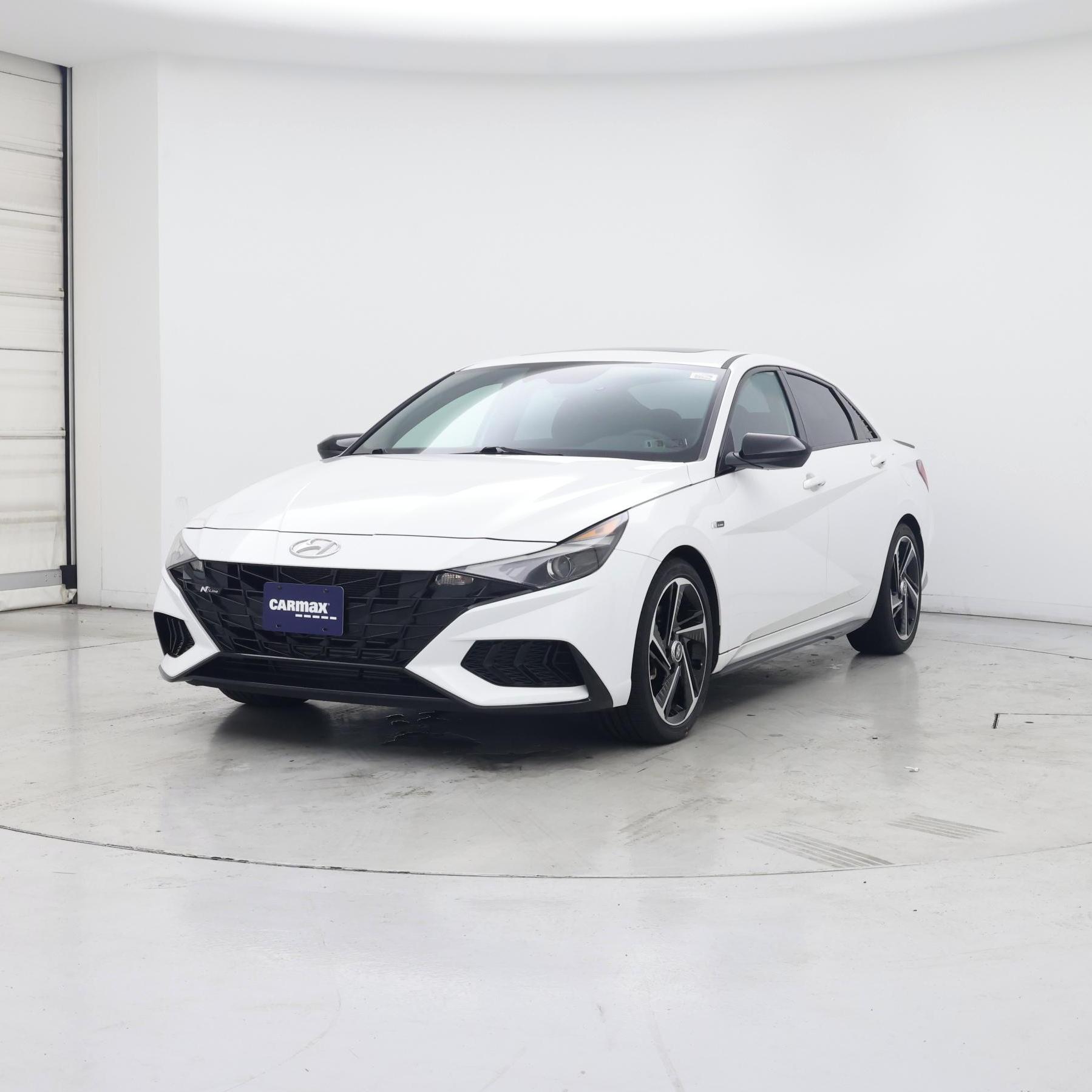 Thumbnail: 2023 Hyundai Elantra - 4