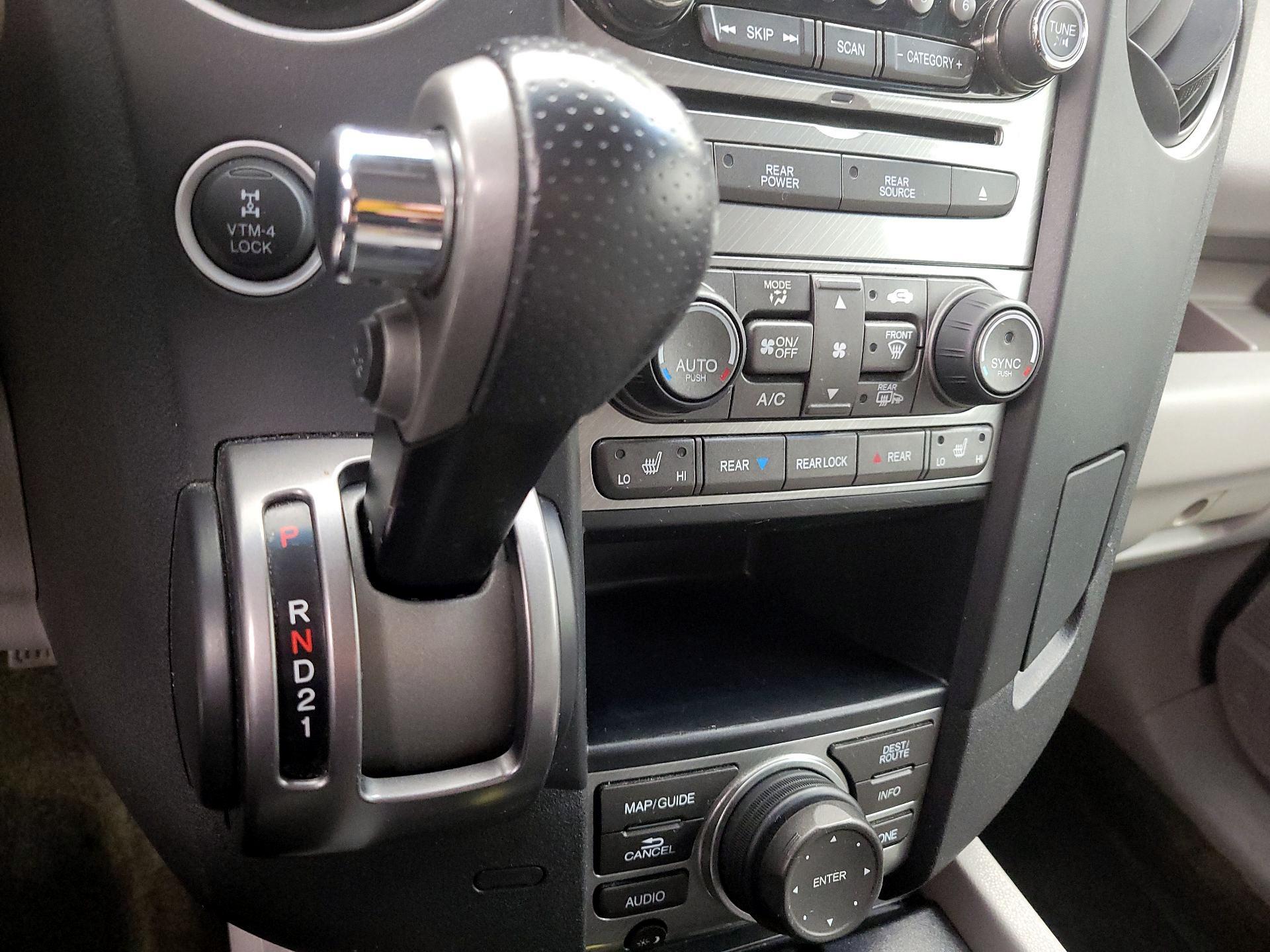 Thumbnail: 2015 Honda Pilot - 17