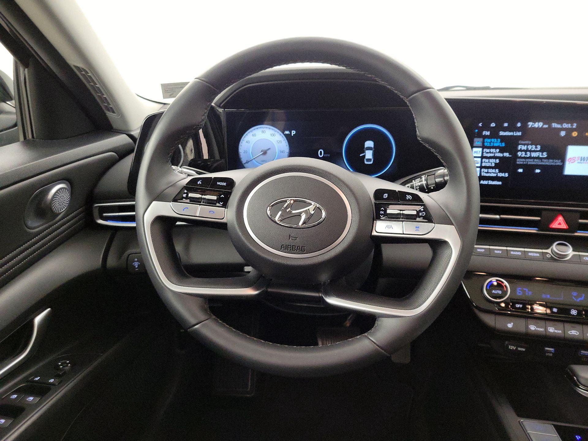Thumbnail: 2023 Hyundai Elantra - 10