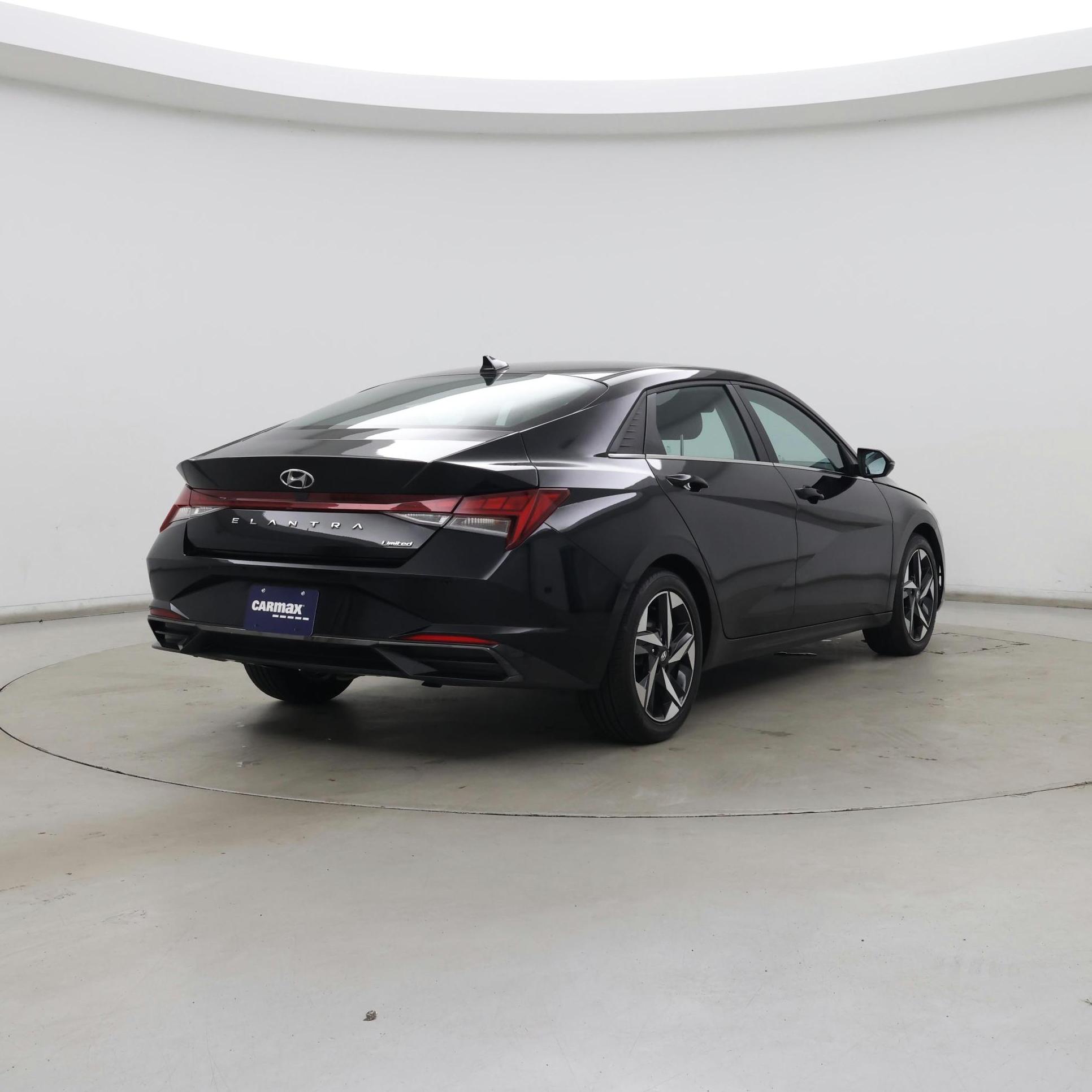 Thumbnail: 2023 Hyundai Elantra - 8