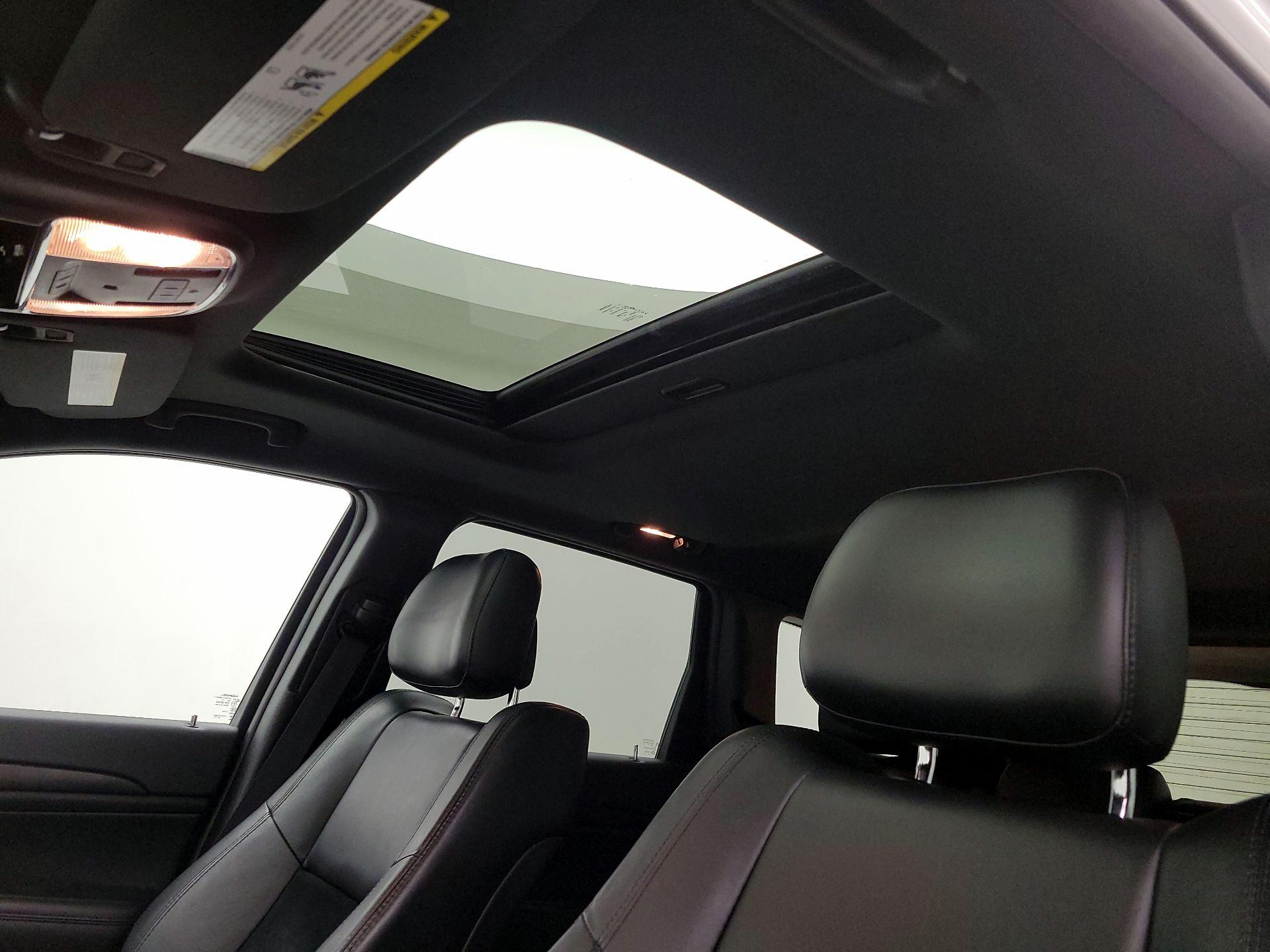 Thumbnail: 2015 Jeep Grand Cherokee - 19