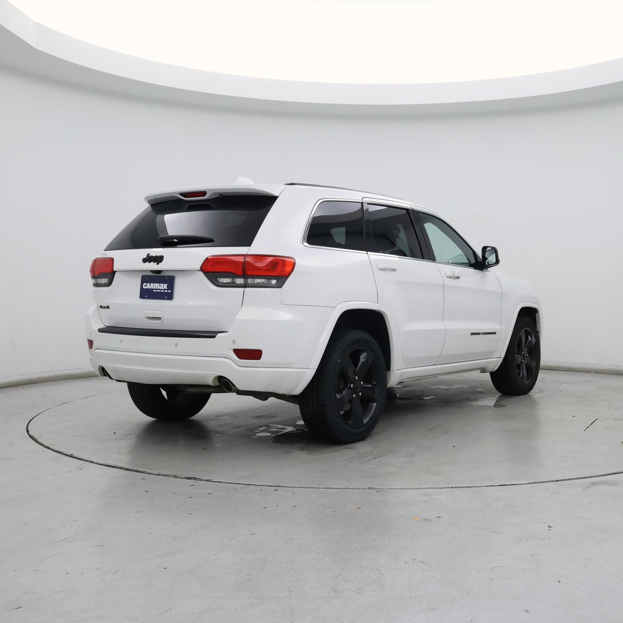 Thumbnail: 2015 Jeep Grand Cherokee - 8