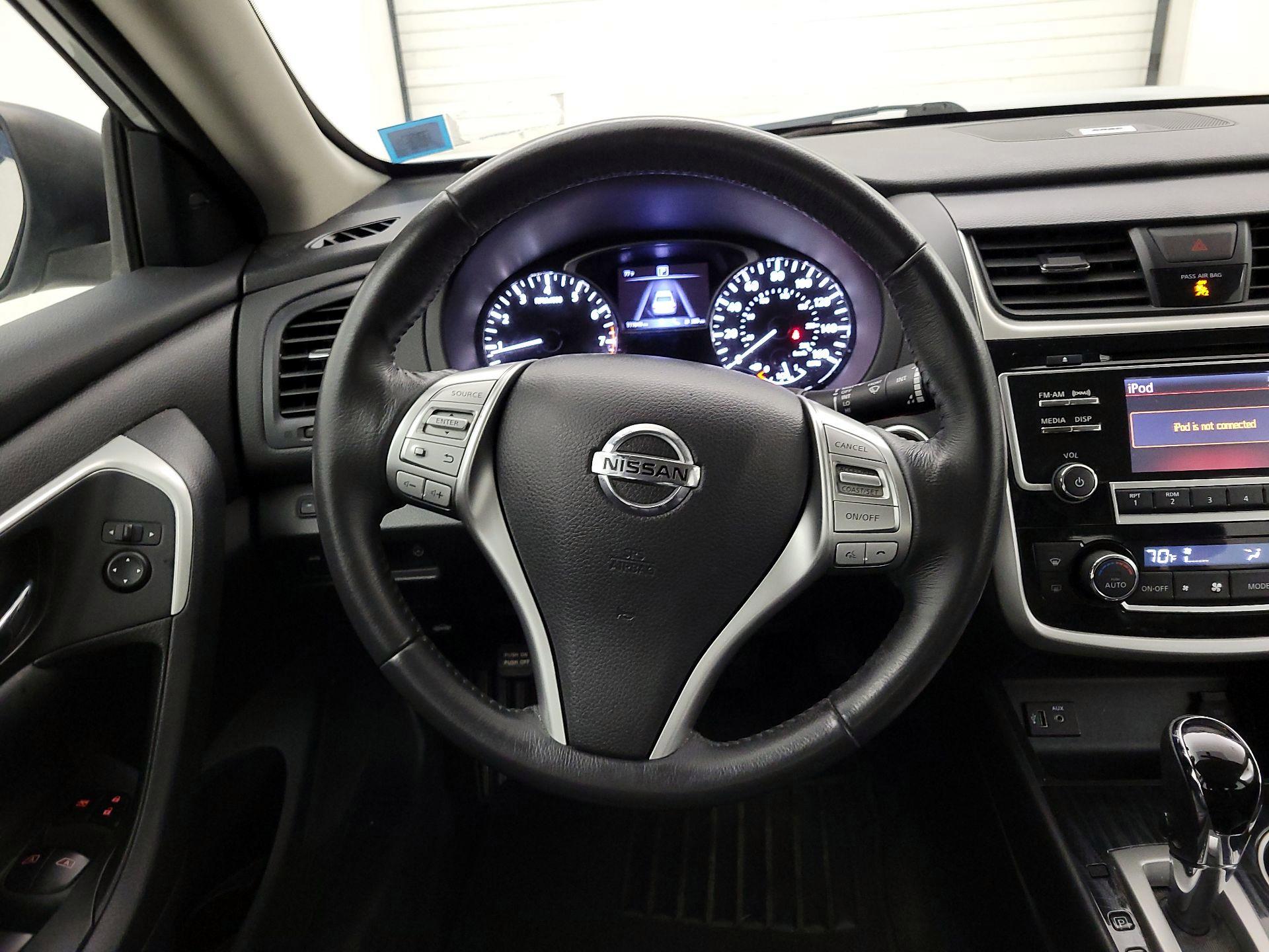 Thumbnail: 2018 Nissan Altima - 10