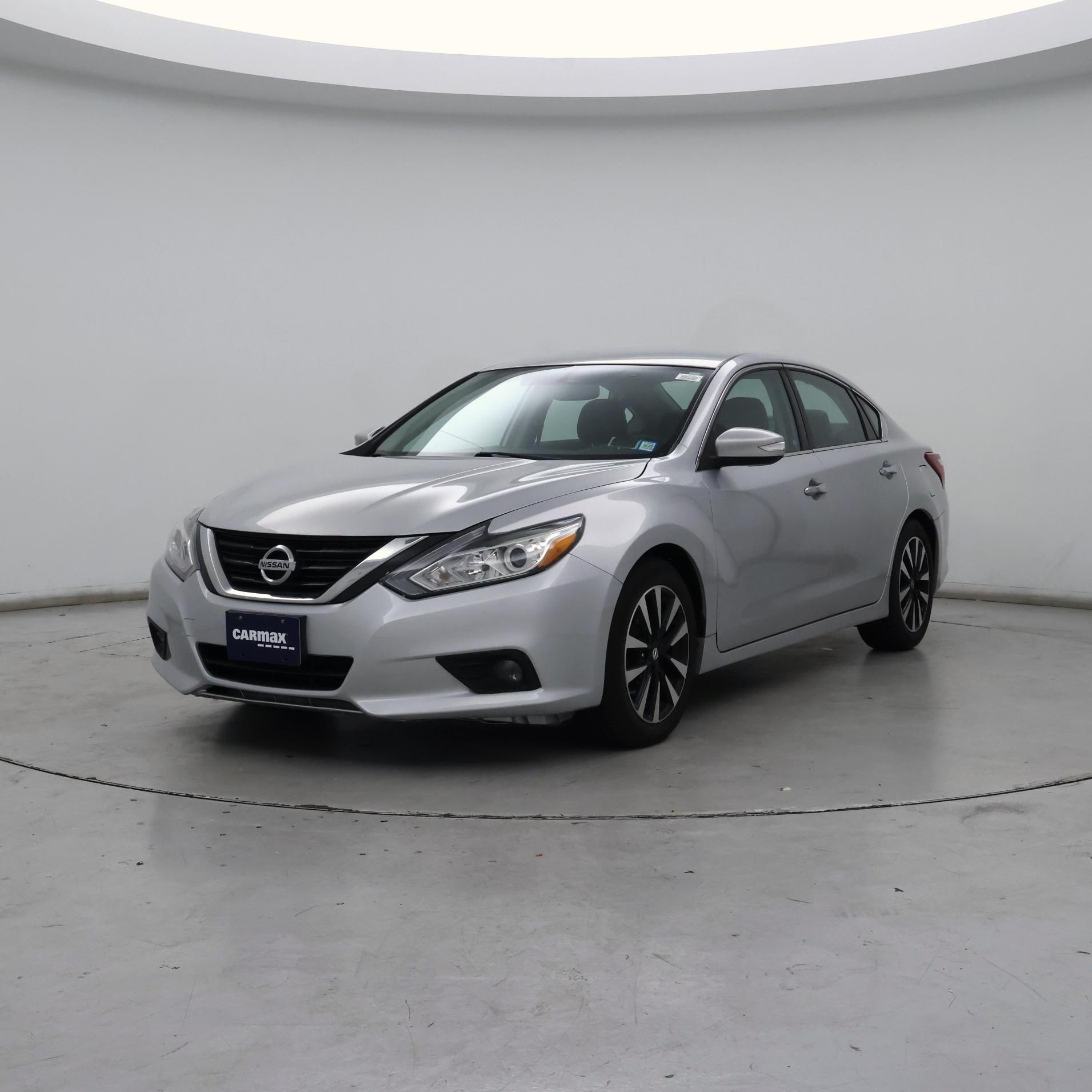 Thumbnail: 2018 Nissan Altima - 4