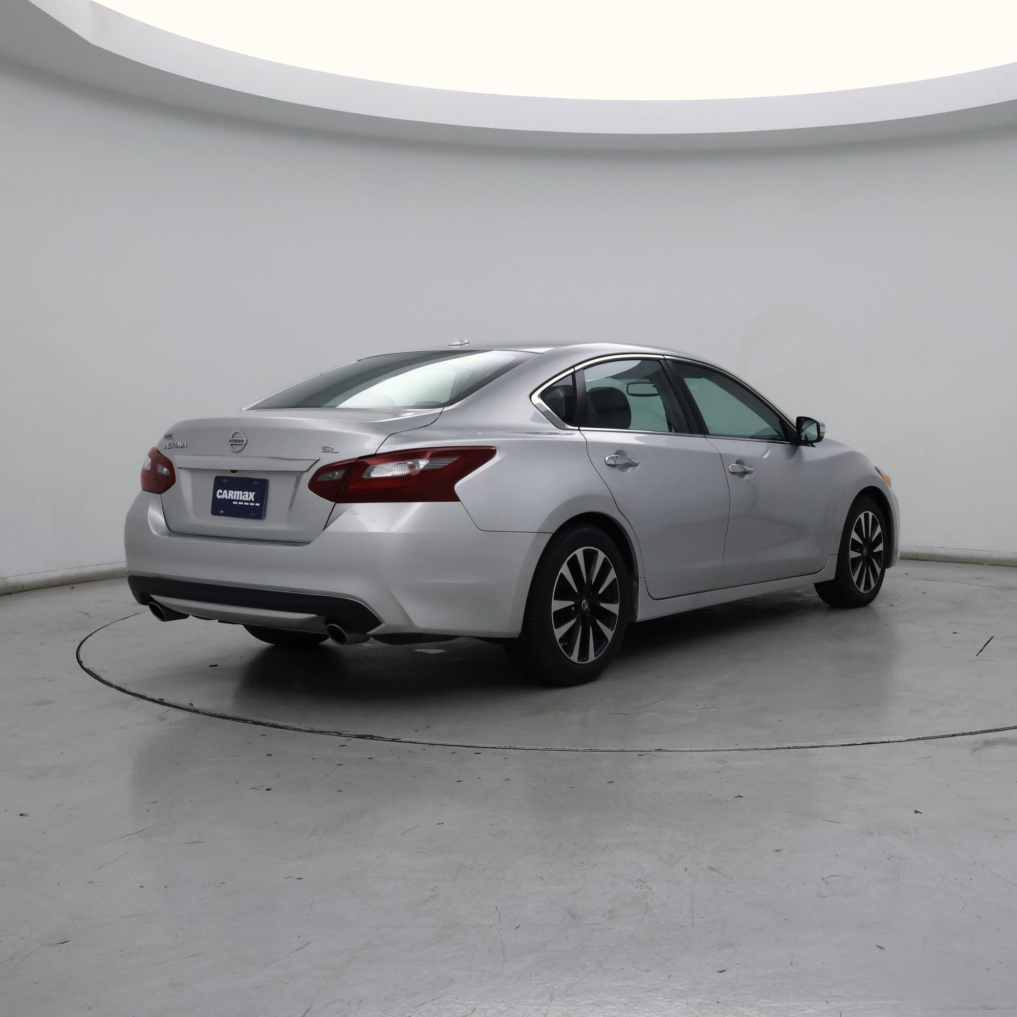 Thumbnail: 2018 Nissan Altima - 8