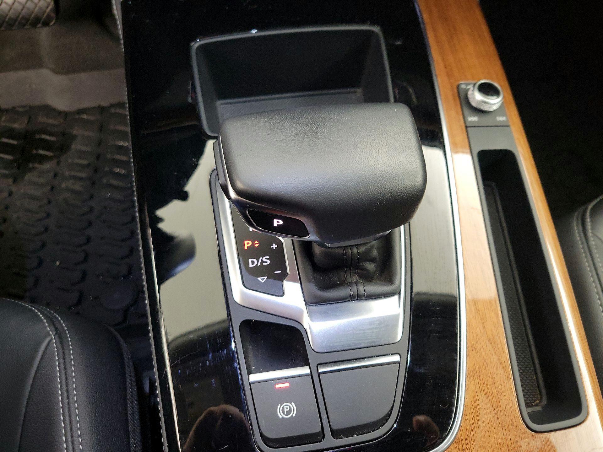 Thumbnail: 2023 Audi Q5 - 17