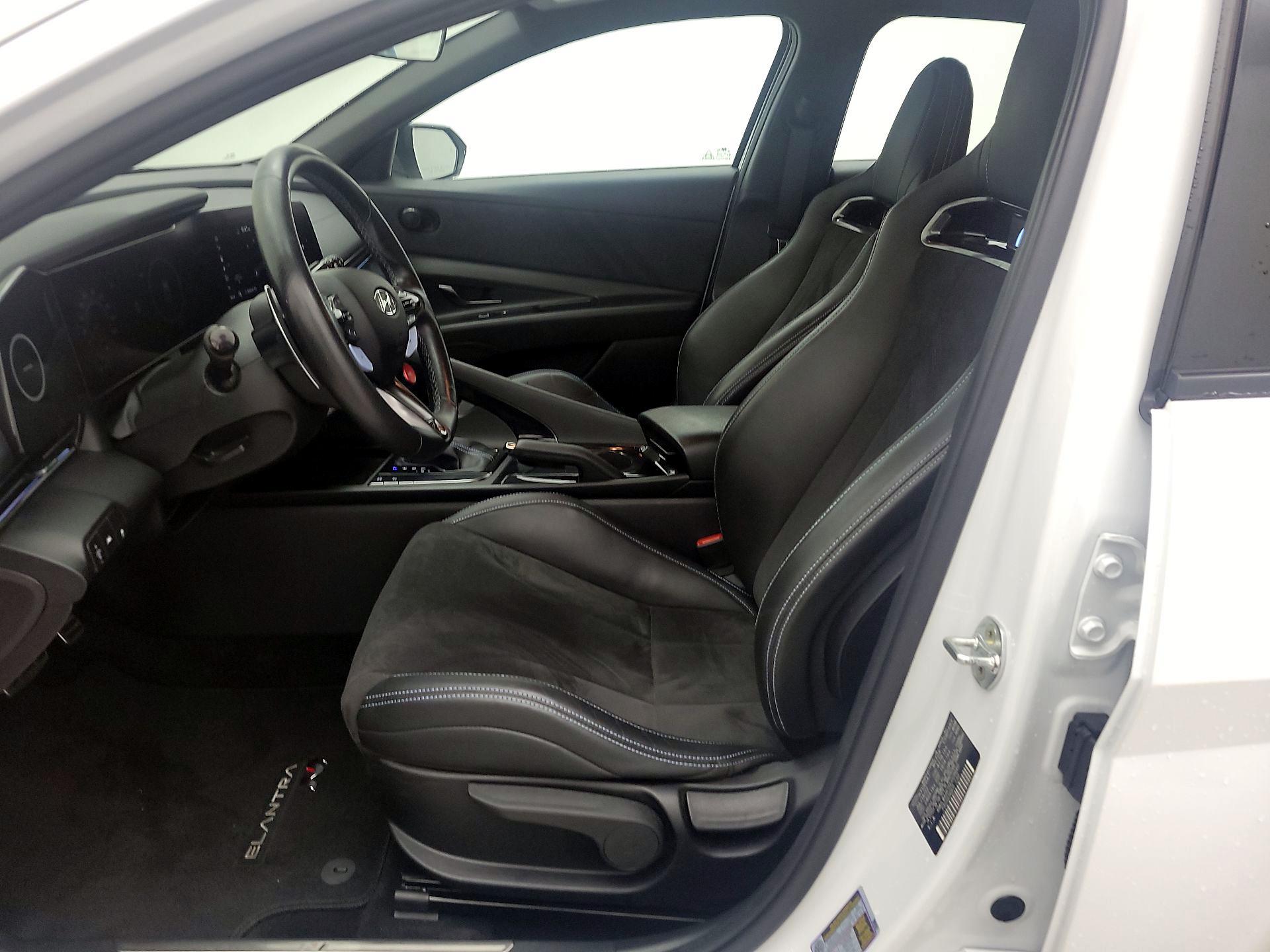 Thumbnail: 2022 Hyundai Elantra - 11