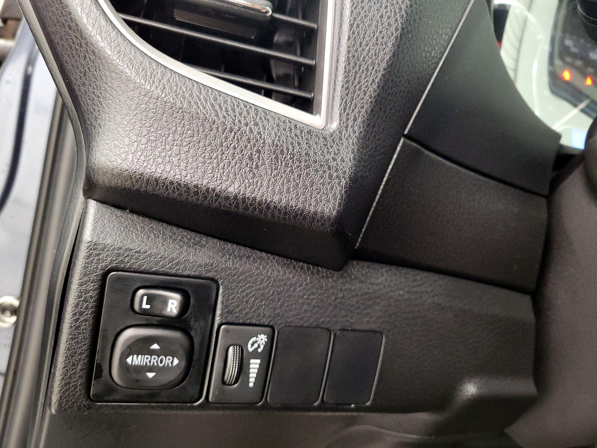 Thumbnail: 2014 Toyota Corolla - 13