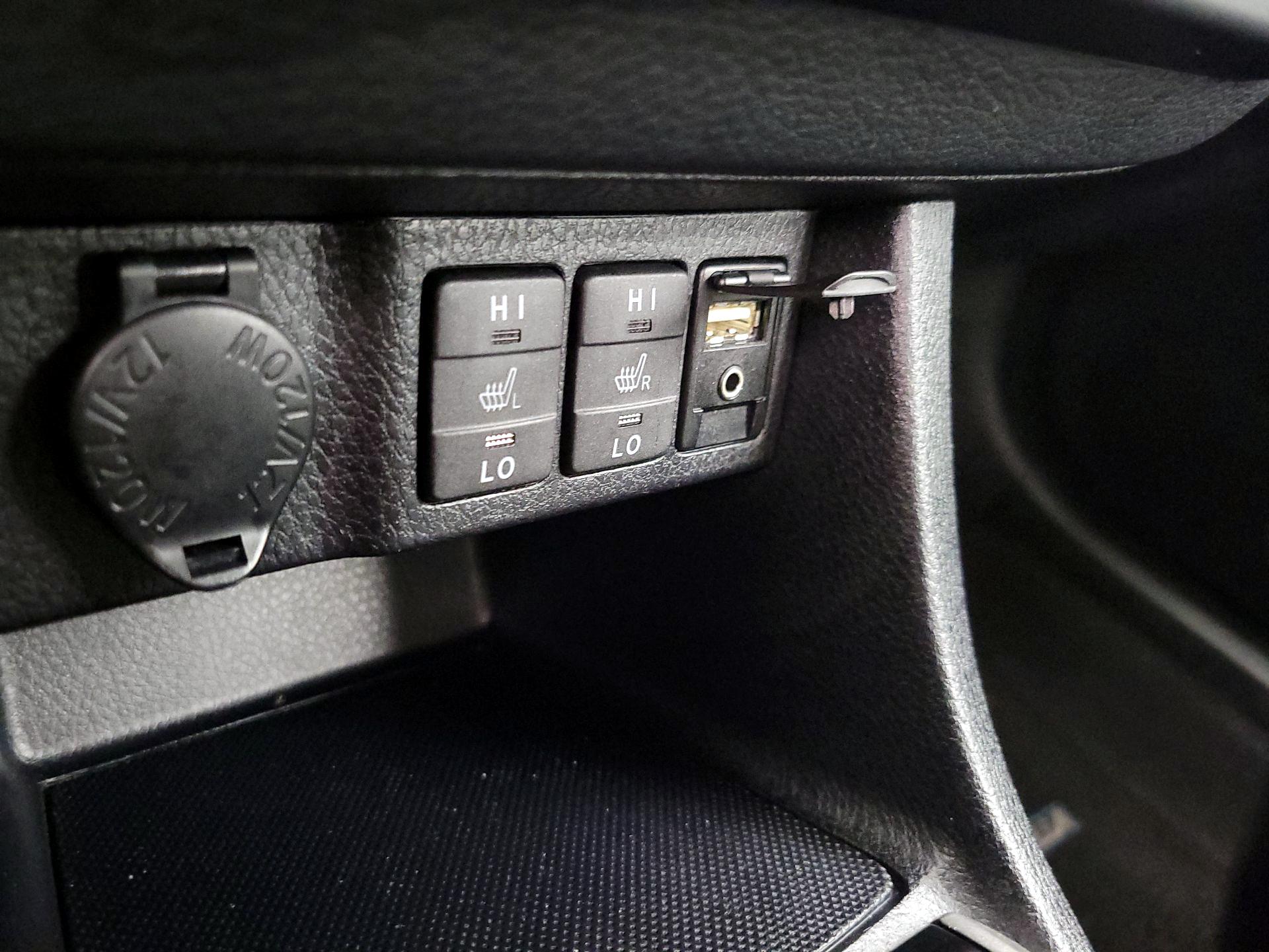 Thumbnail: 2014 Toyota Corolla - 18