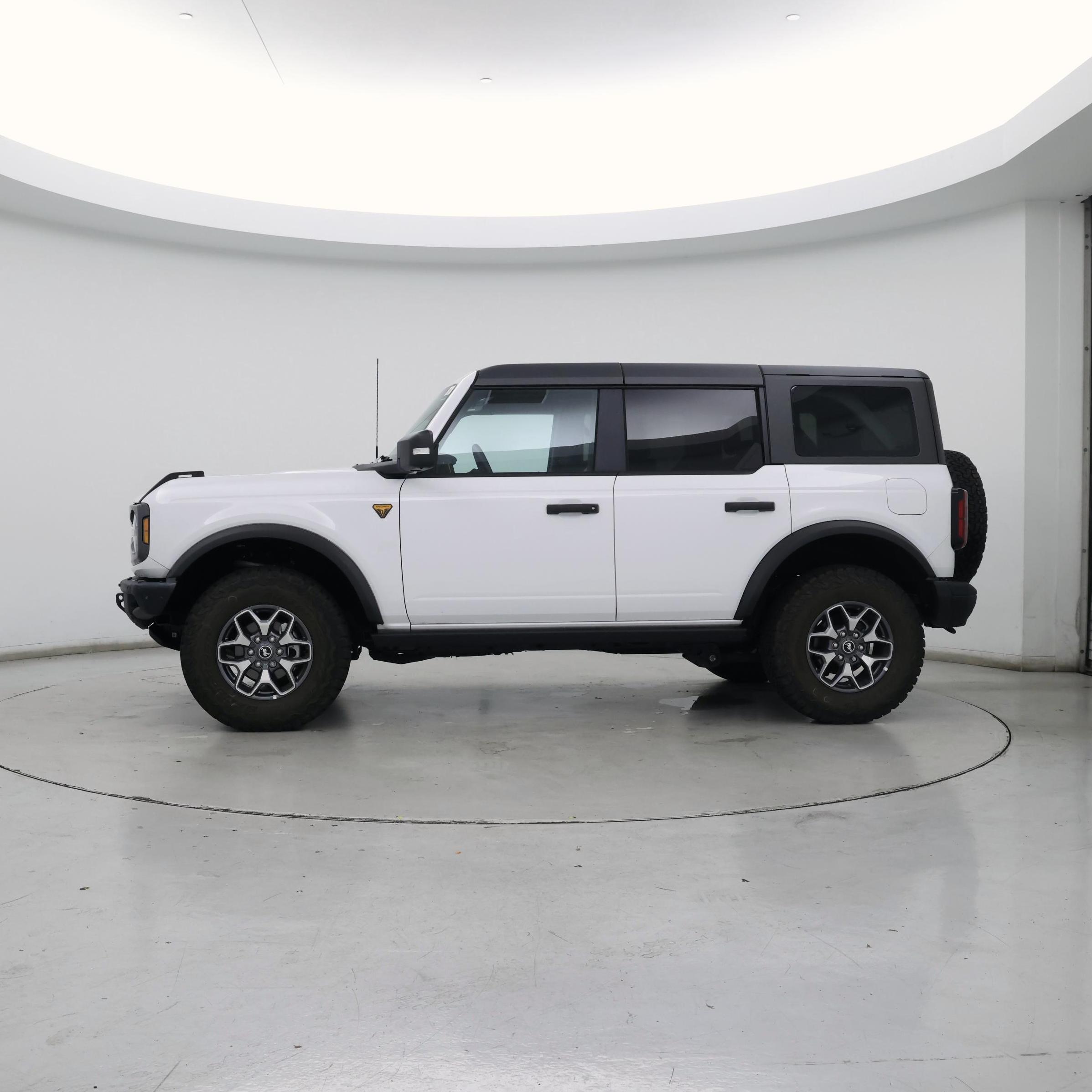 Thumbnail: 2024 Ford Bronco - 3