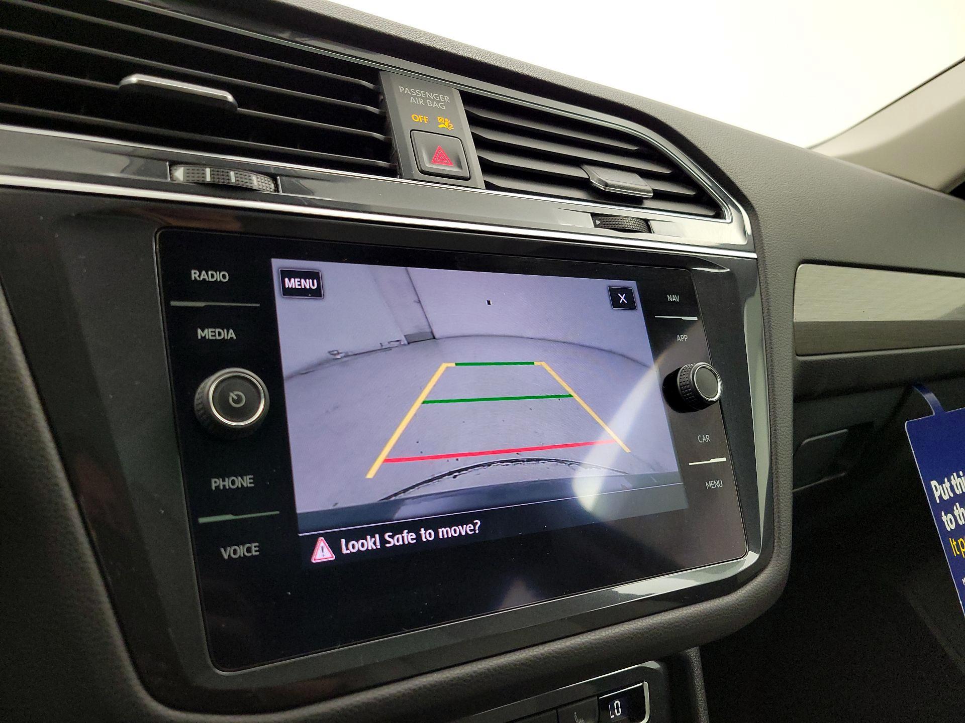 Thumbnail: 2020 Volkswagen Tiguan - 15