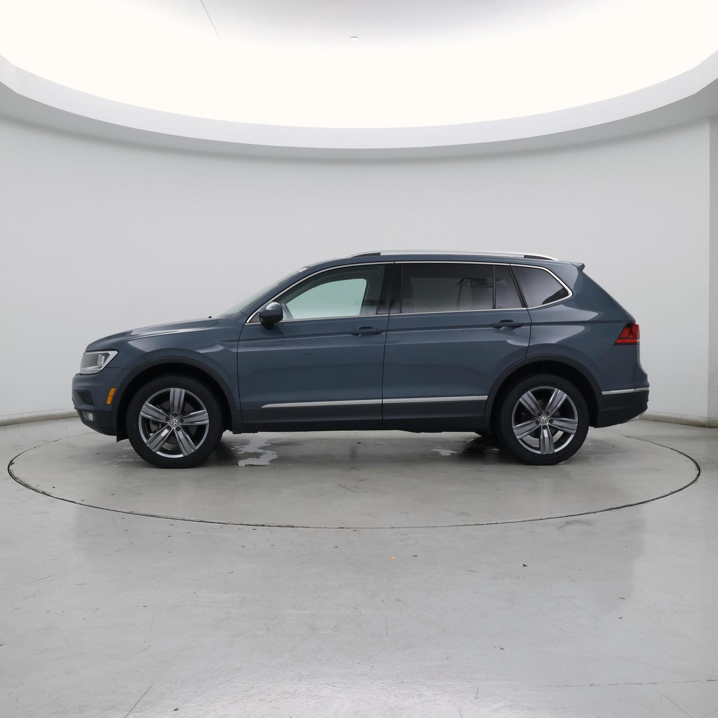 Thumbnail: 2020 Volkswagen Tiguan - 3