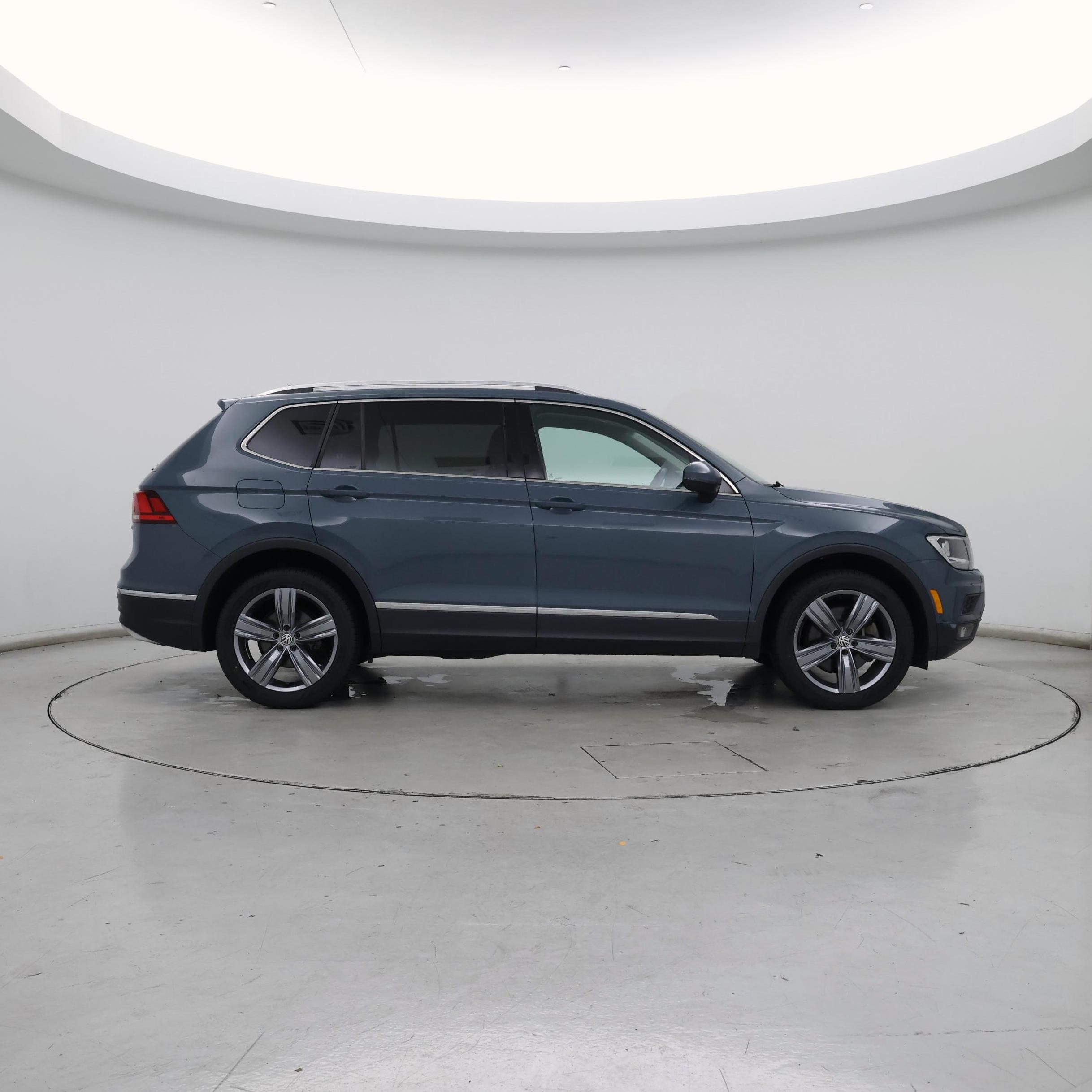 Thumbnail: 2020 Volkswagen Tiguan - 7