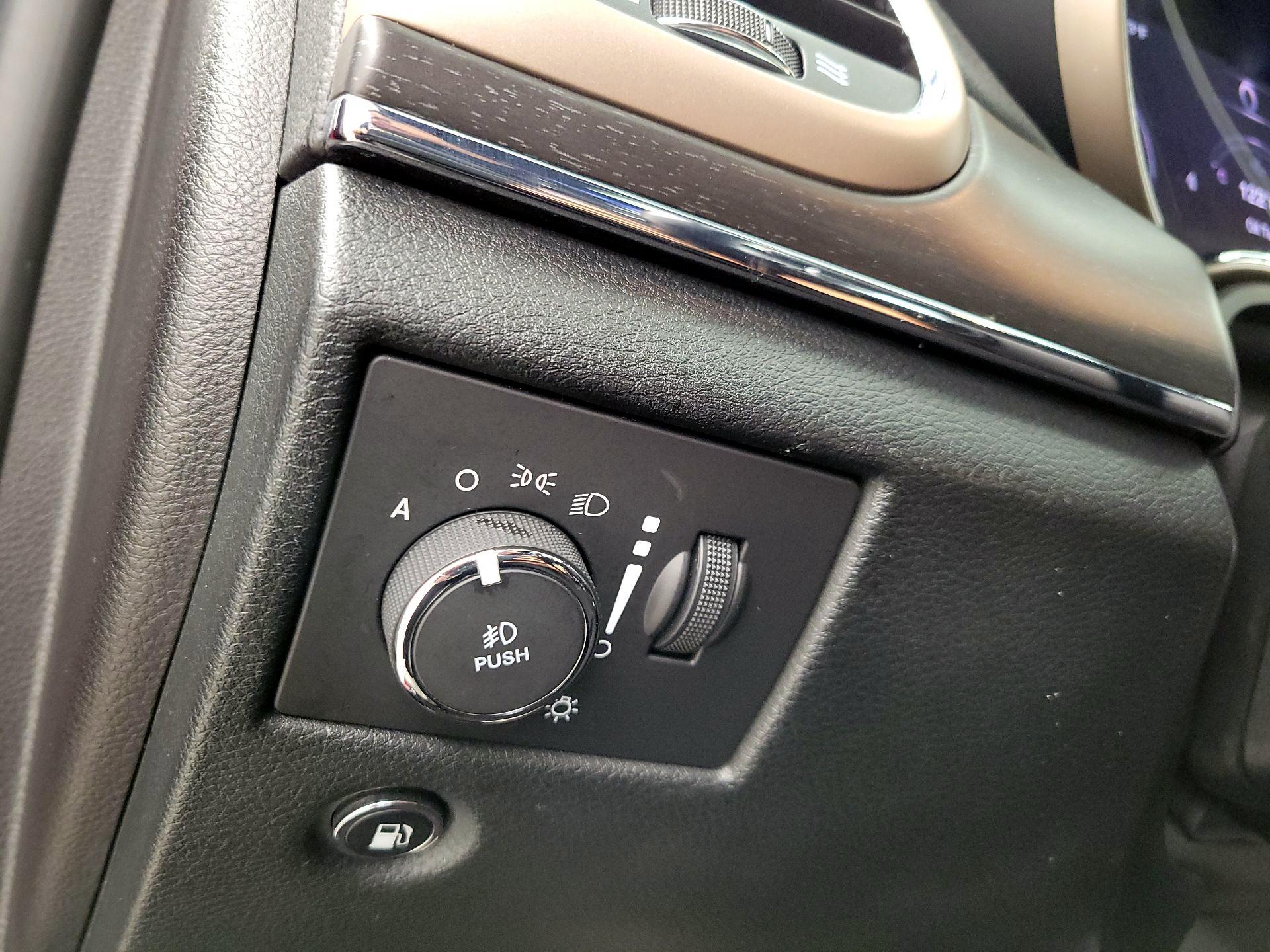 Thumbnail: 2015 Jeep Grand Cherokee - 13