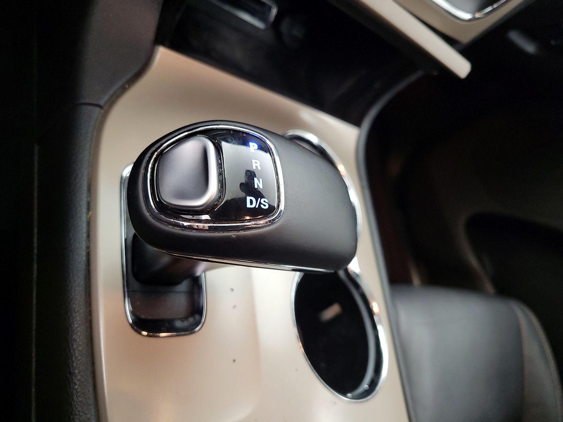 Thumbnail: 2015 Jeep Grand Cherokee - 18