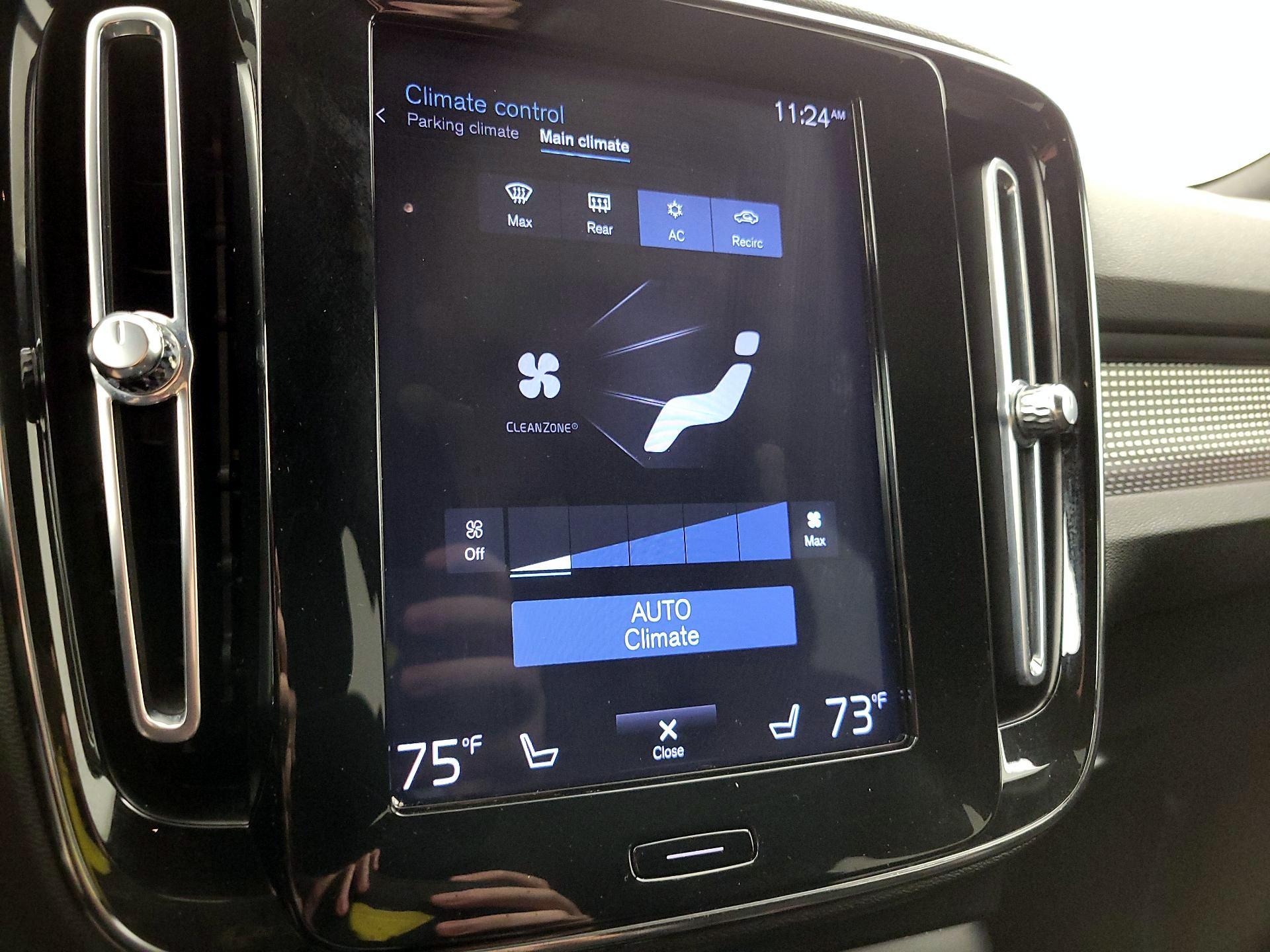 Thumbnail: 2020 Volvo XC40 - 17