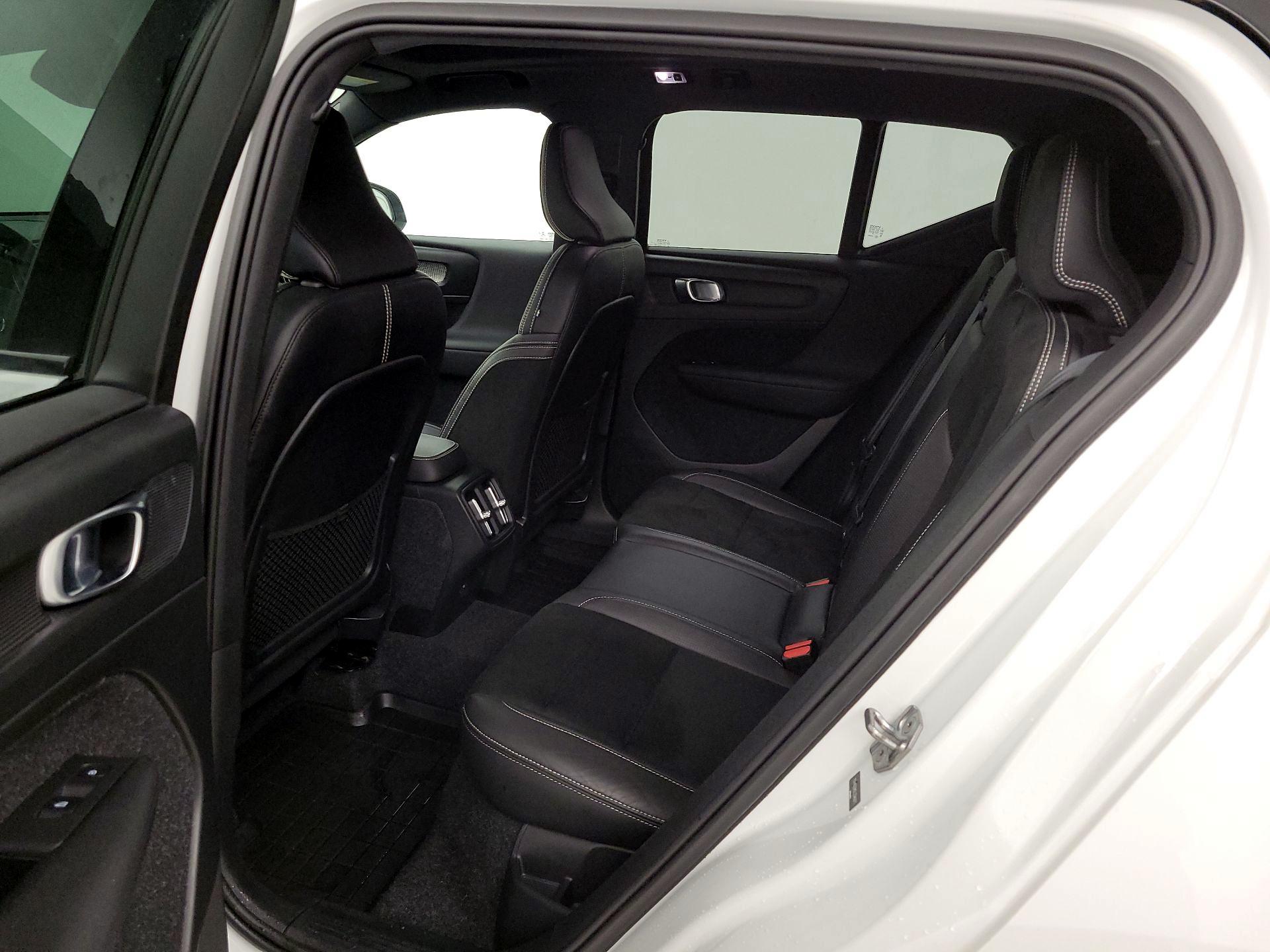 Thumbnail: 2020 Volvo XC40 - 19