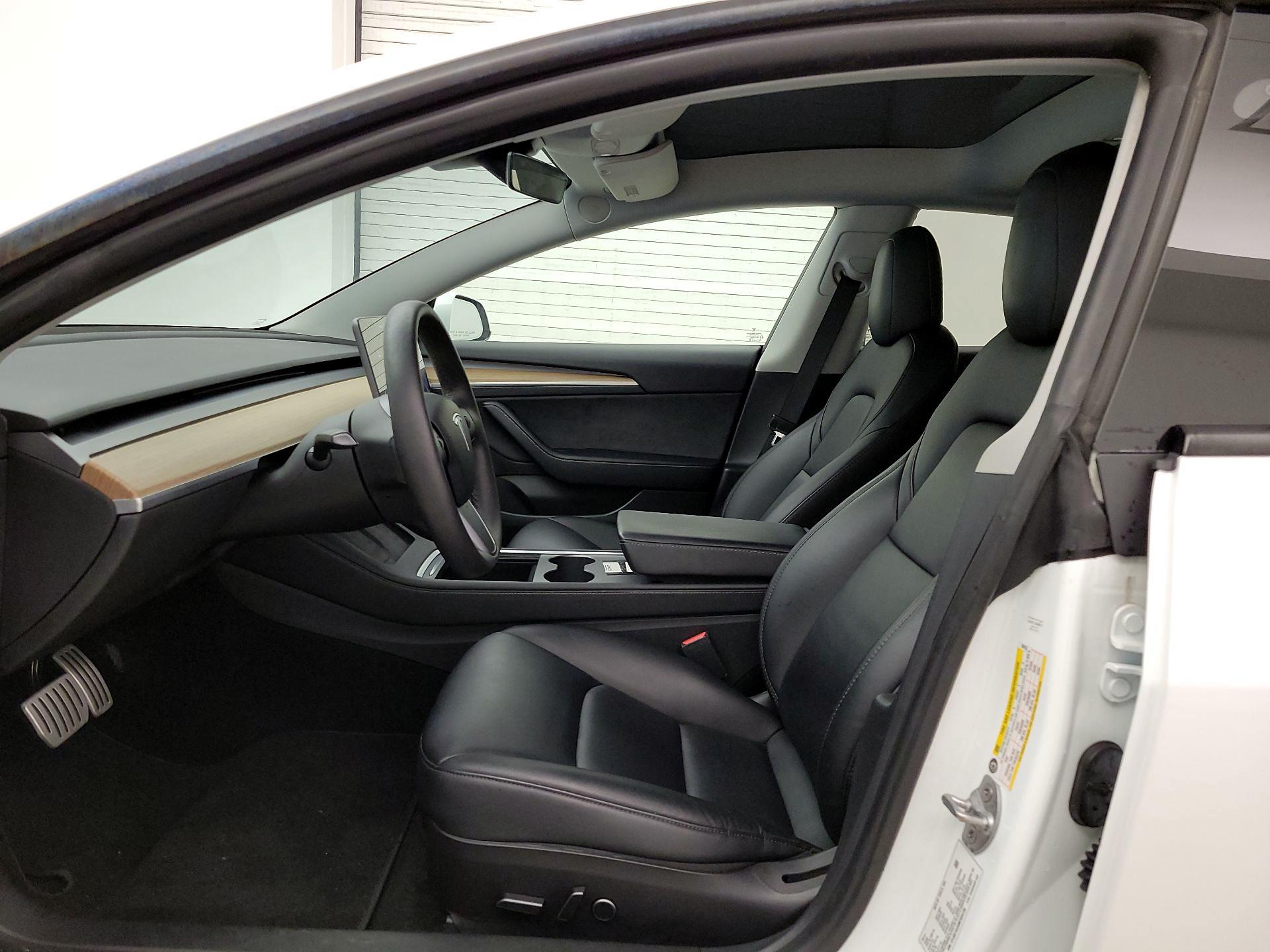 Thumbnail: 2021 Tesla Model 3 - 11
