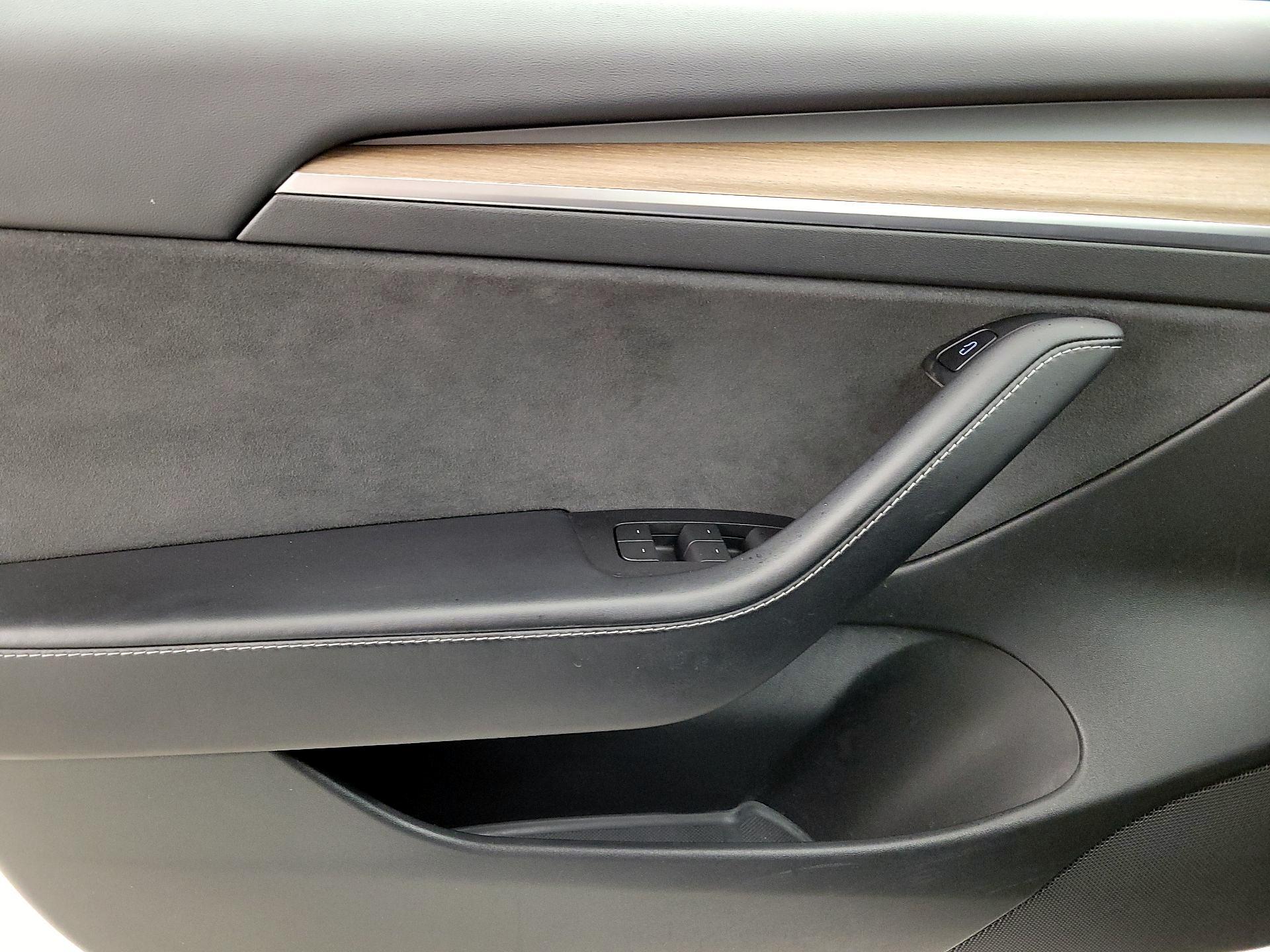 Thumbnail: 2021 Tesla Model 3 - 12