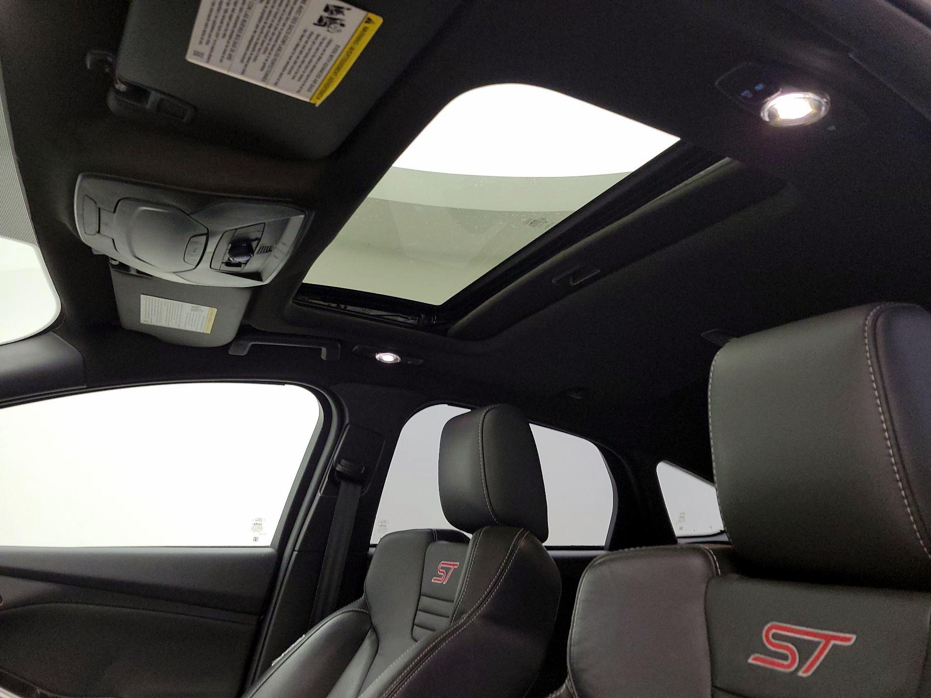Thumbnail: 2014 Ford Focus - 18