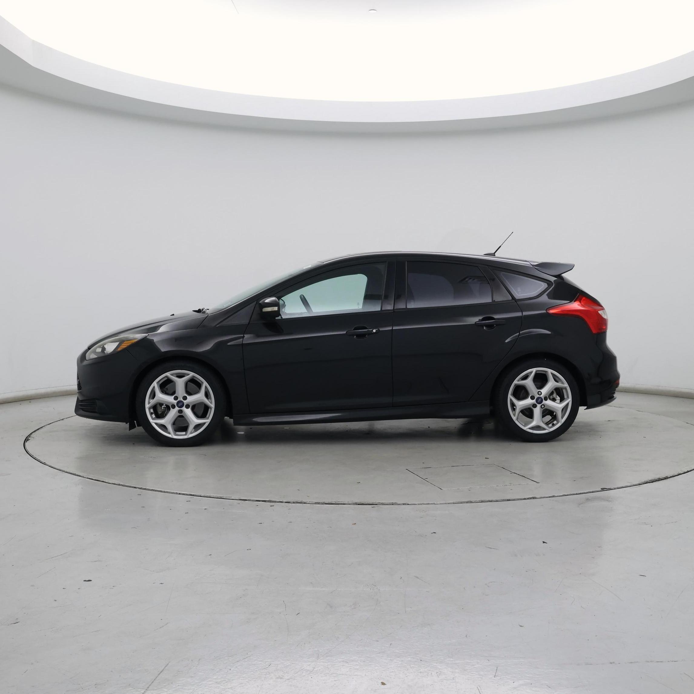 Thumbnail: 2014 Ford Focus - 3