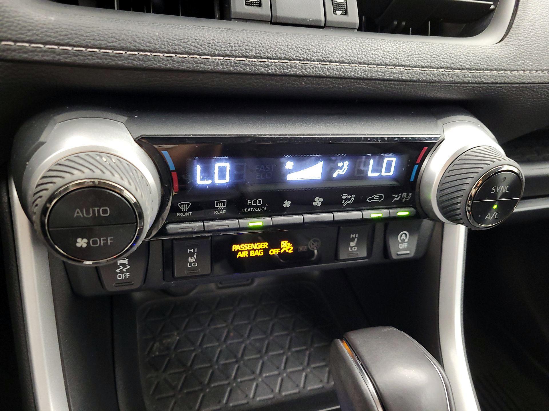 Thumbnail: 2022 Toyota RAV4 - 16