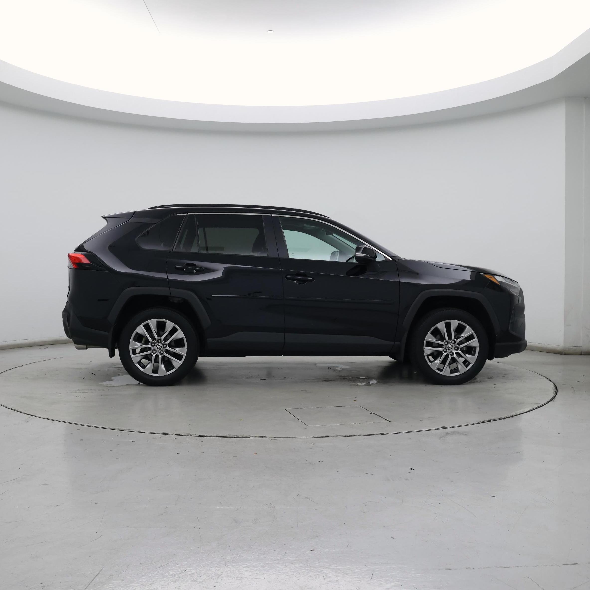 Thumbnail: 2022 Toyota RAV4 - 7