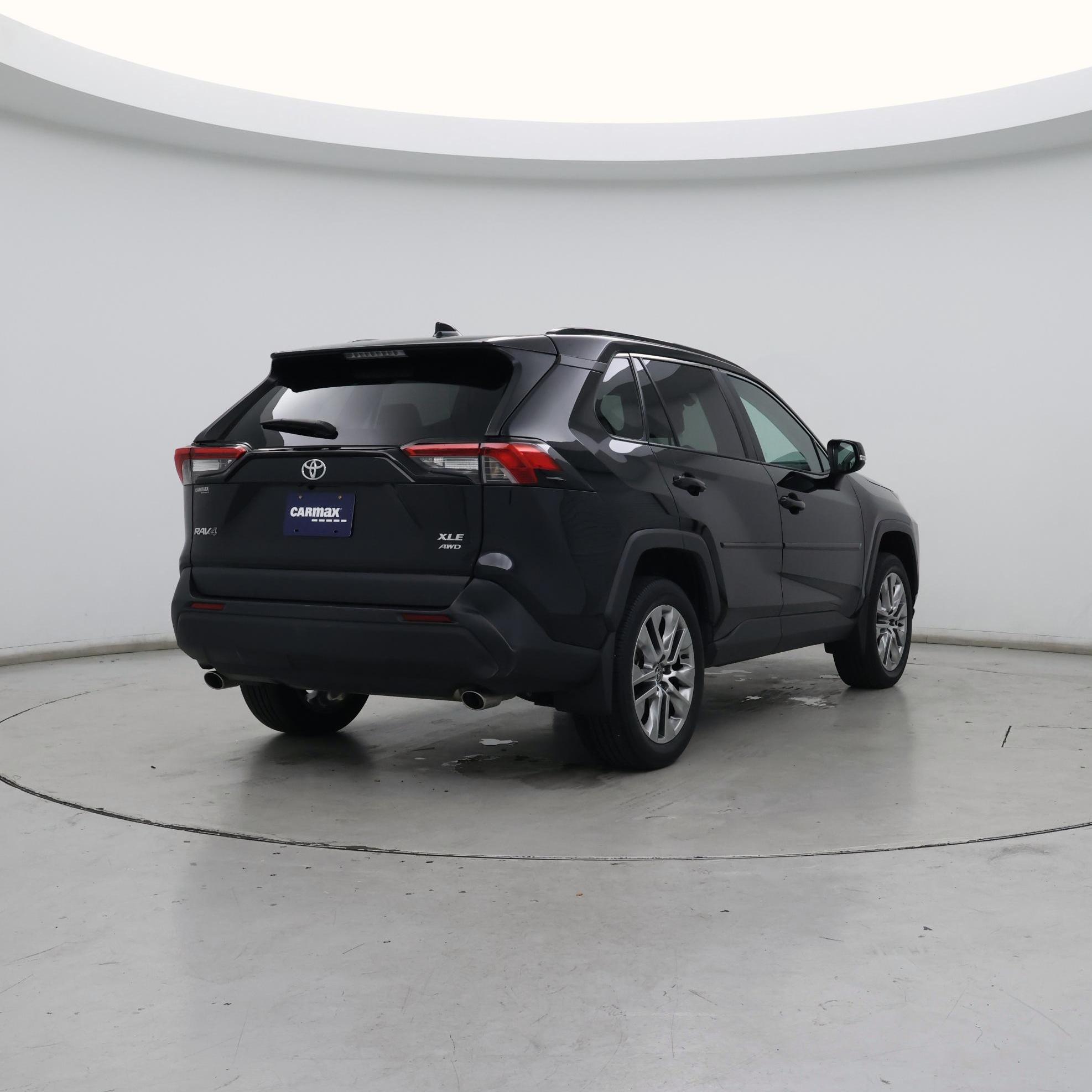 Thumbnail: 2022 Toyota RAV4 - 8