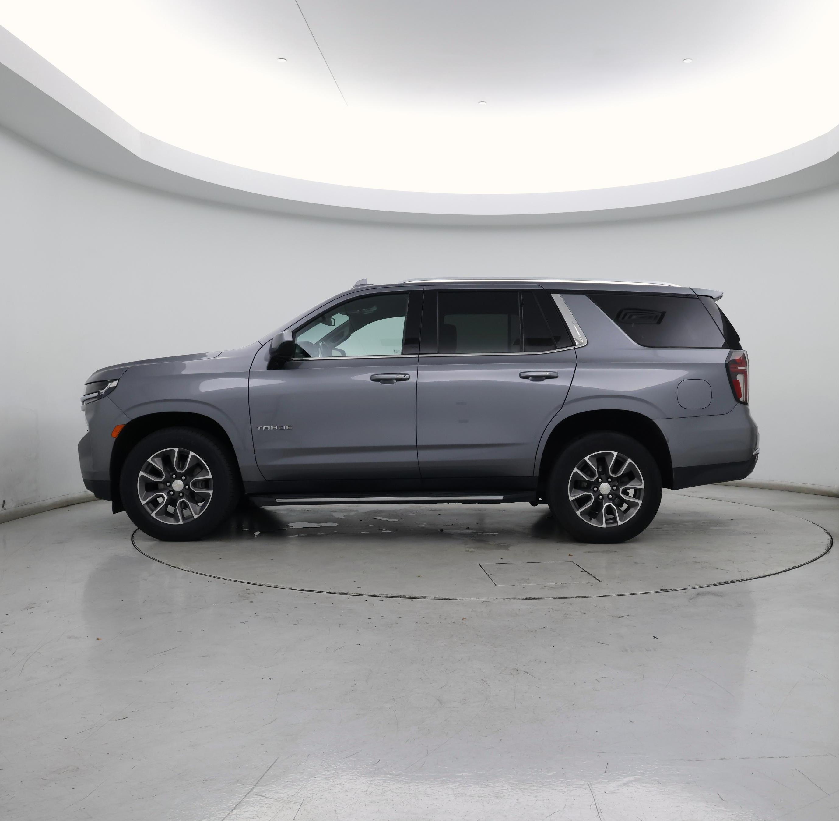 Thumbnail: 2021 Chevrolet Tahoe - 3