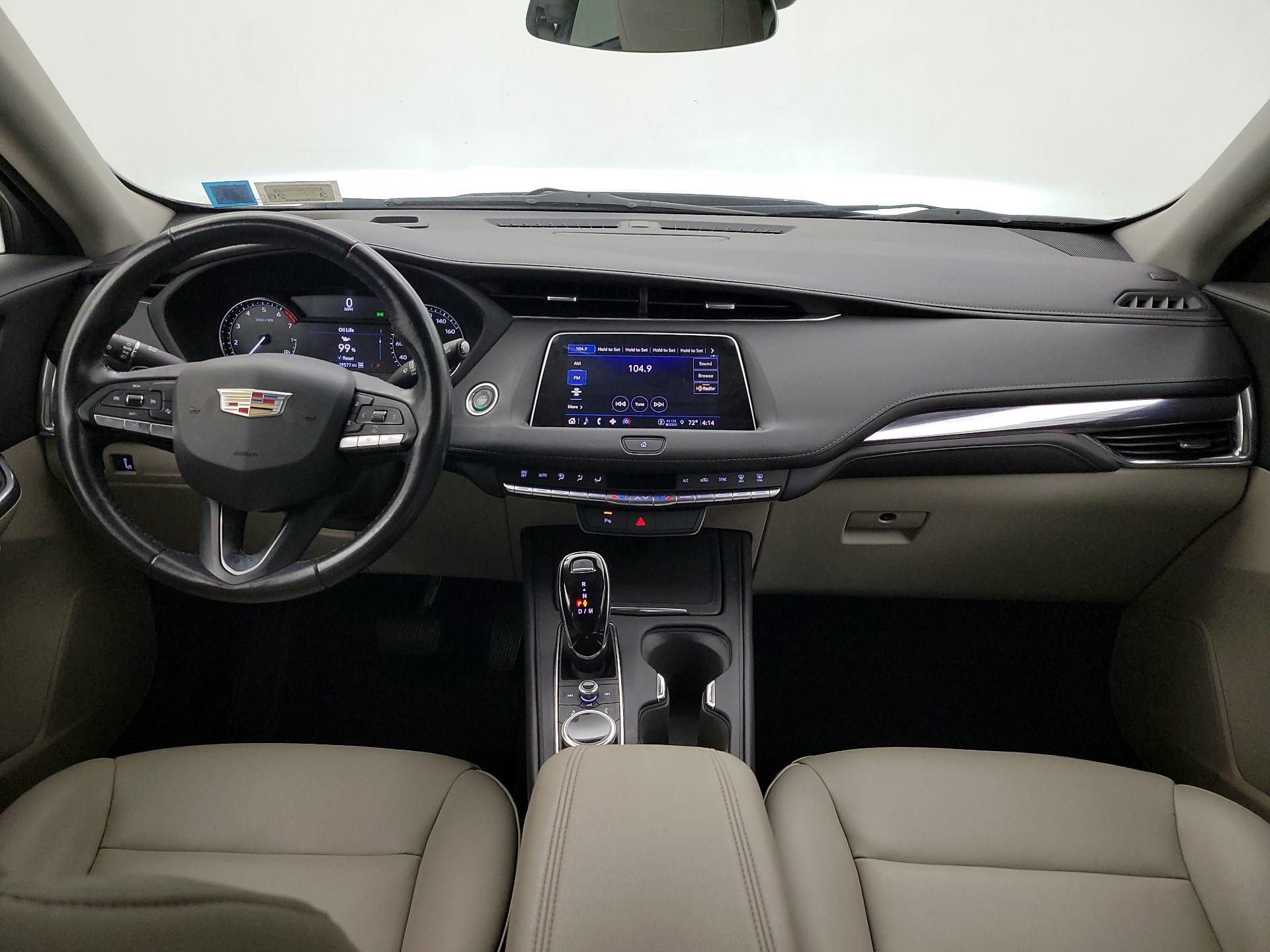 Thumbnail: 2022 Cadillac XT4 - 9