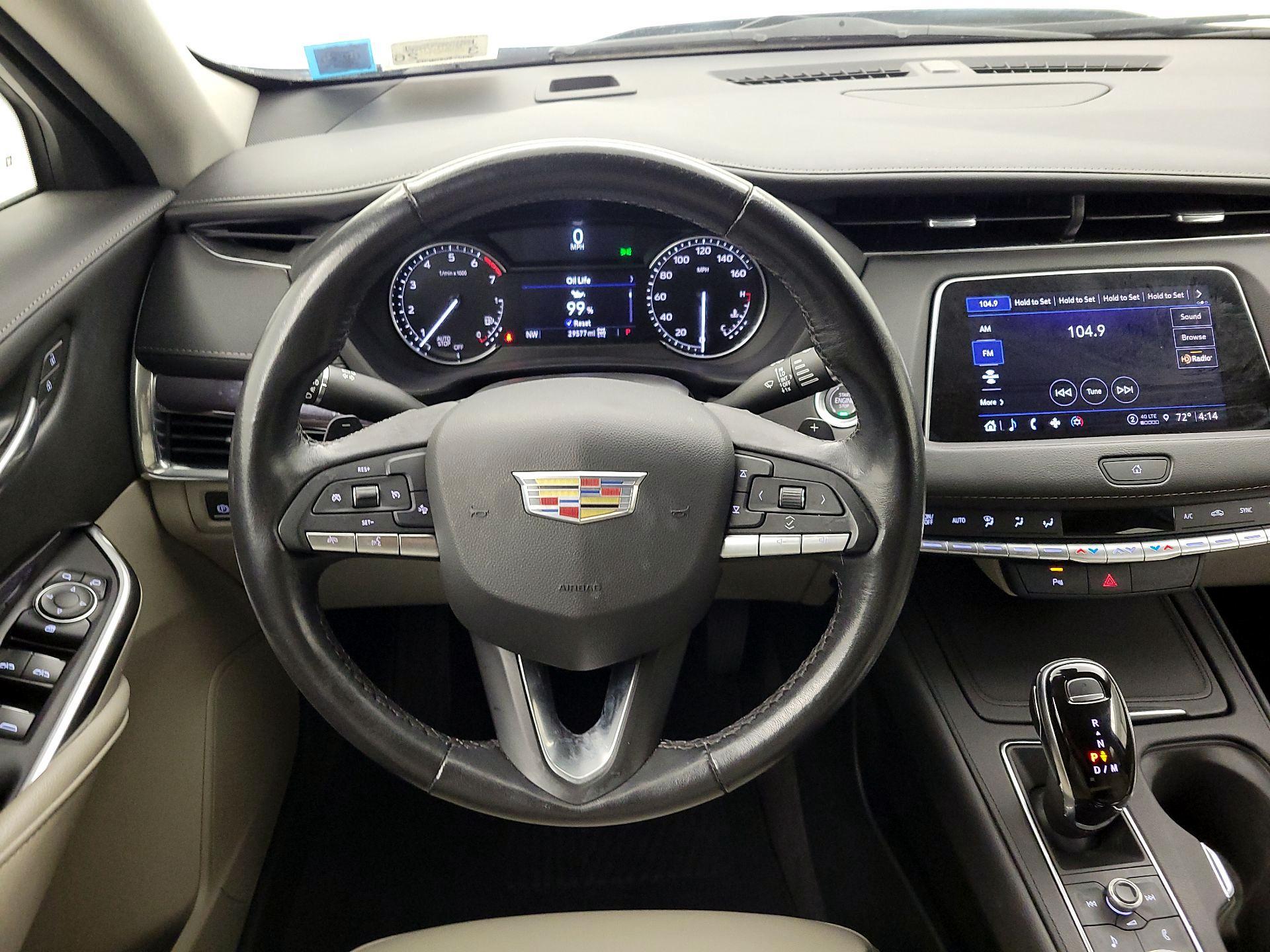 Thumbnail: 2022 Cadillac XT4 - 10