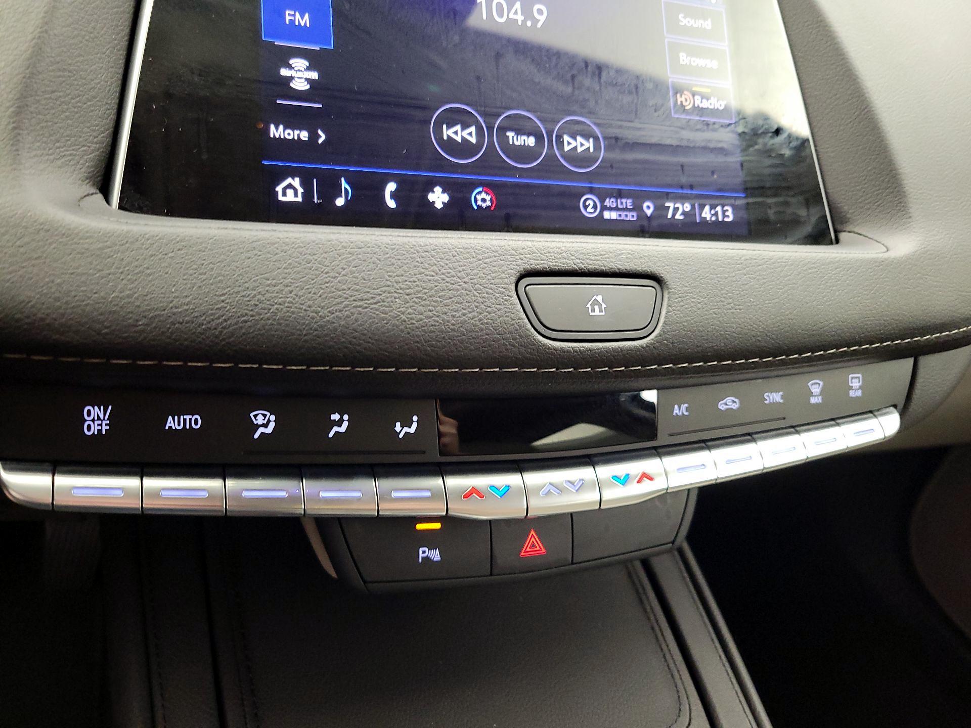 Thumbnail: 2022 Cadillac XT4 - 16
