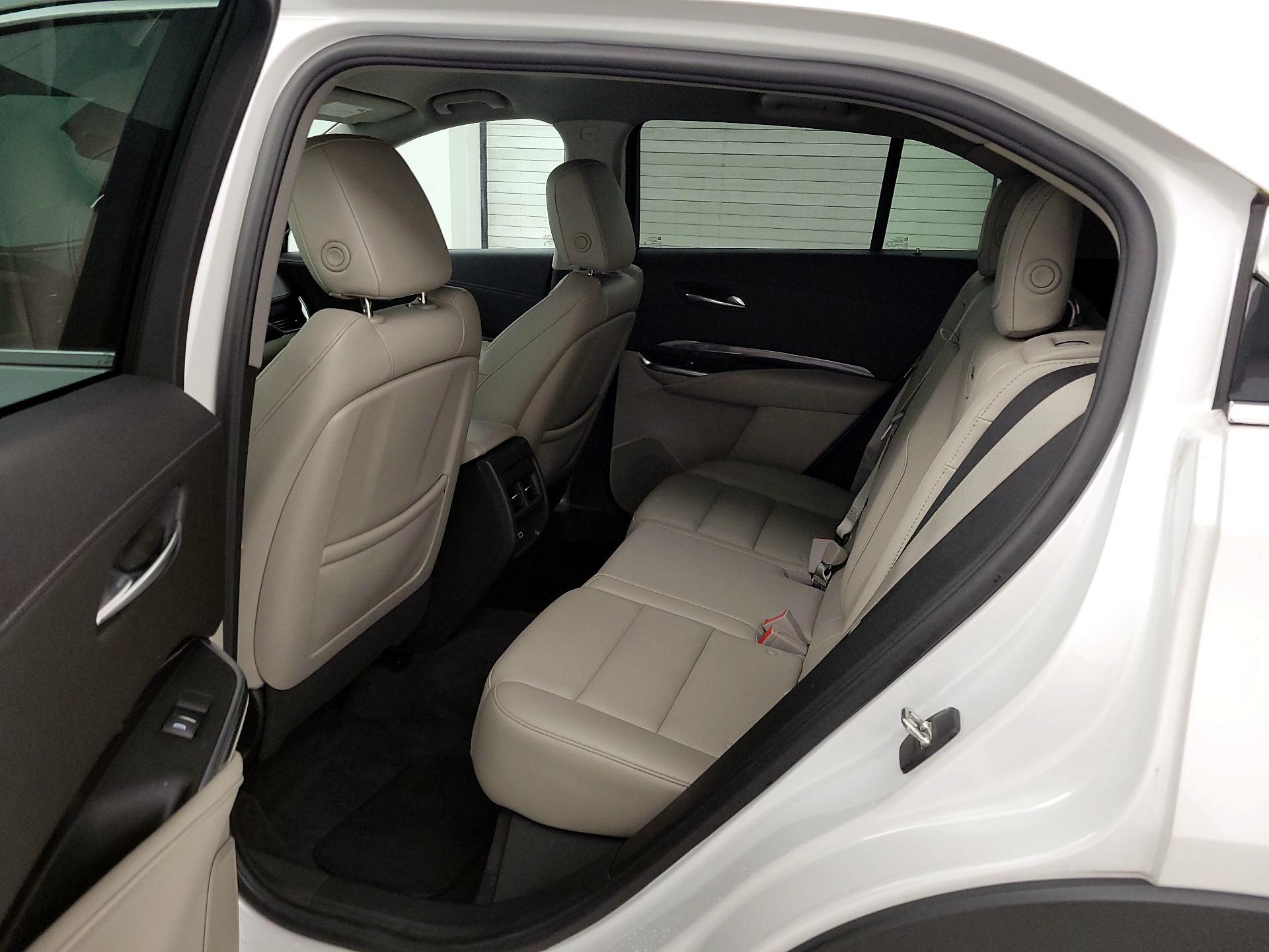 Thumbnail: 2022 Cadillac XT4 - 19