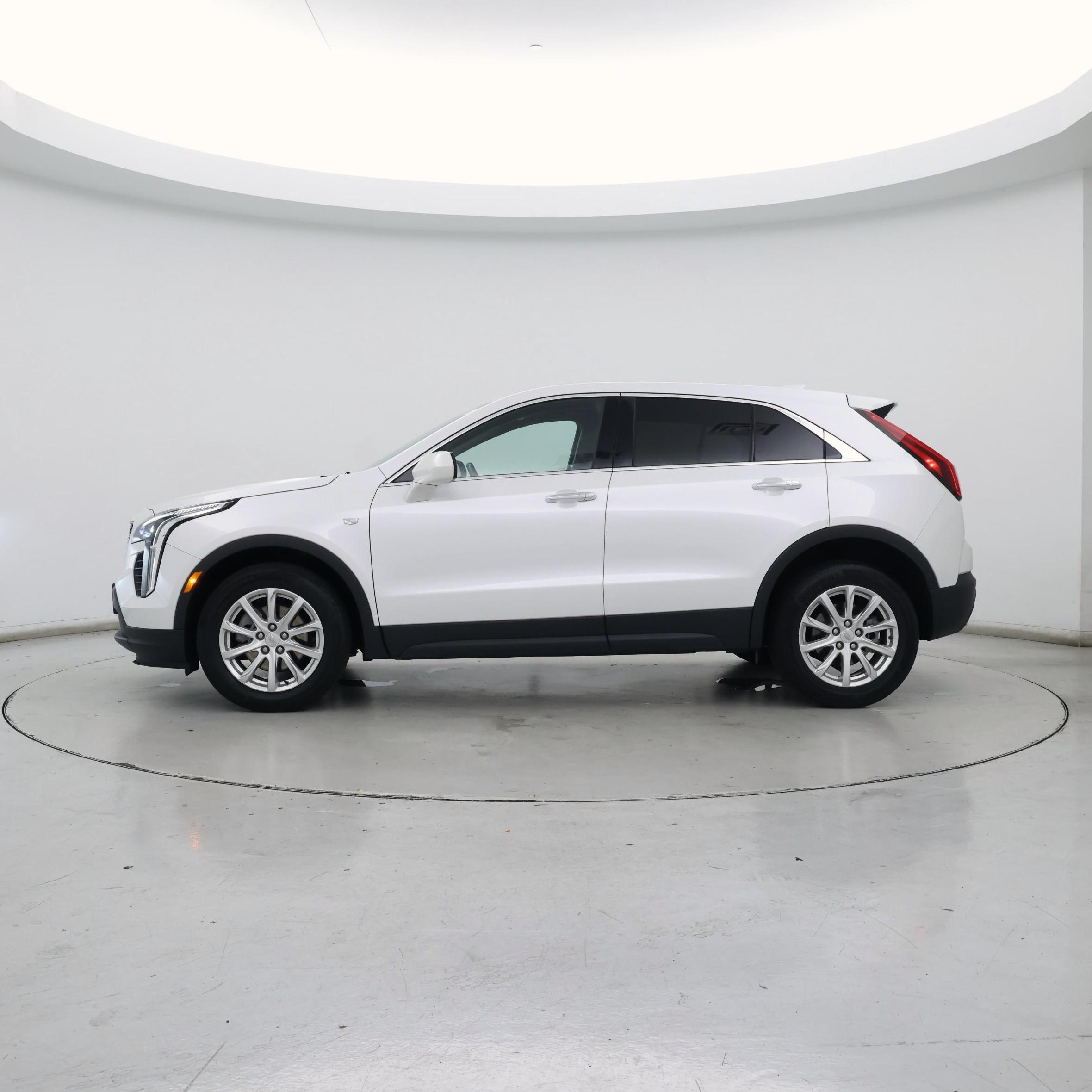 Thumbnail: 2022 Cadillac XT4 - 3