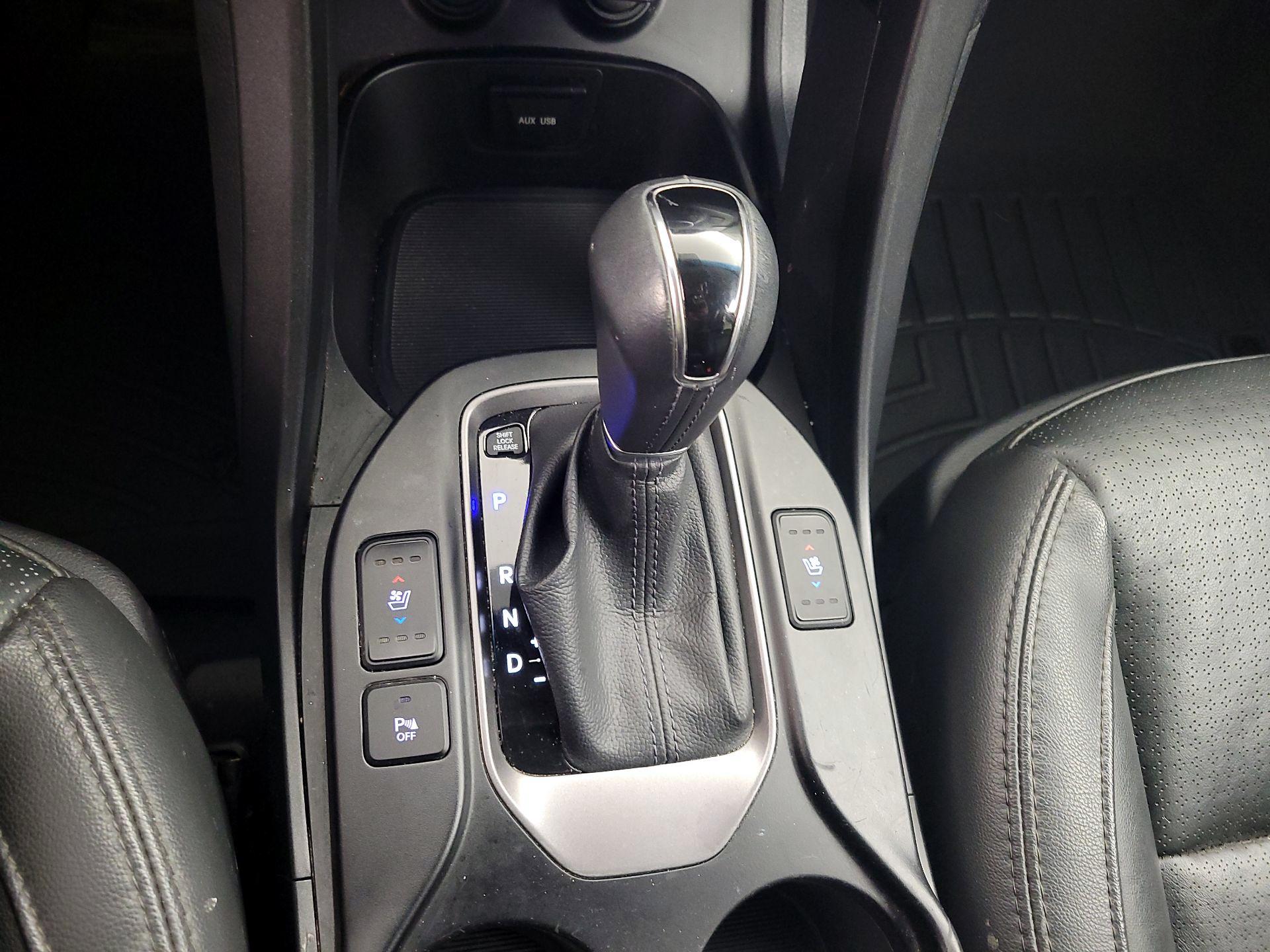 Thumbnail: 2016 Hyundai Santa Fe - 18