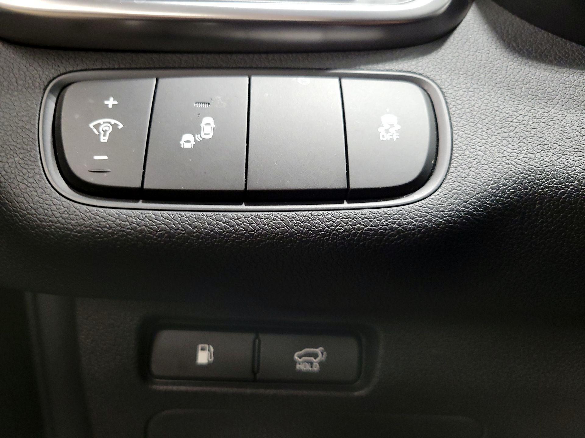 Thumbnail: 2018 Kia Sorento - 13