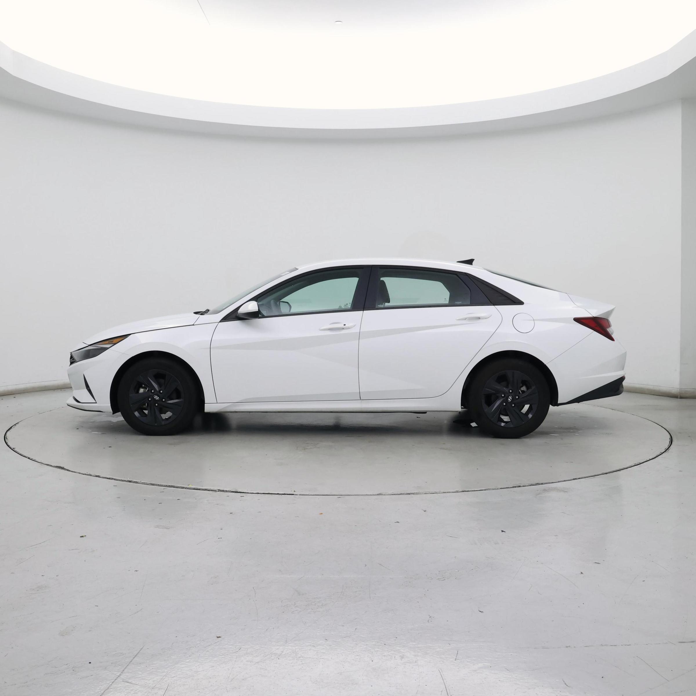 Thumbnail: 2023 Hyundai Elantra - 3