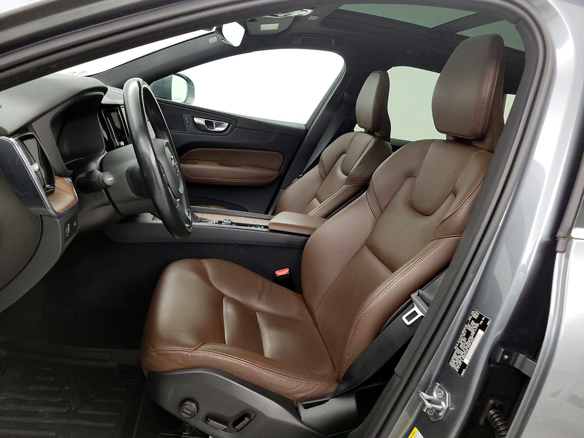 Thumbnail: 2021 Volvo XC60 - 11