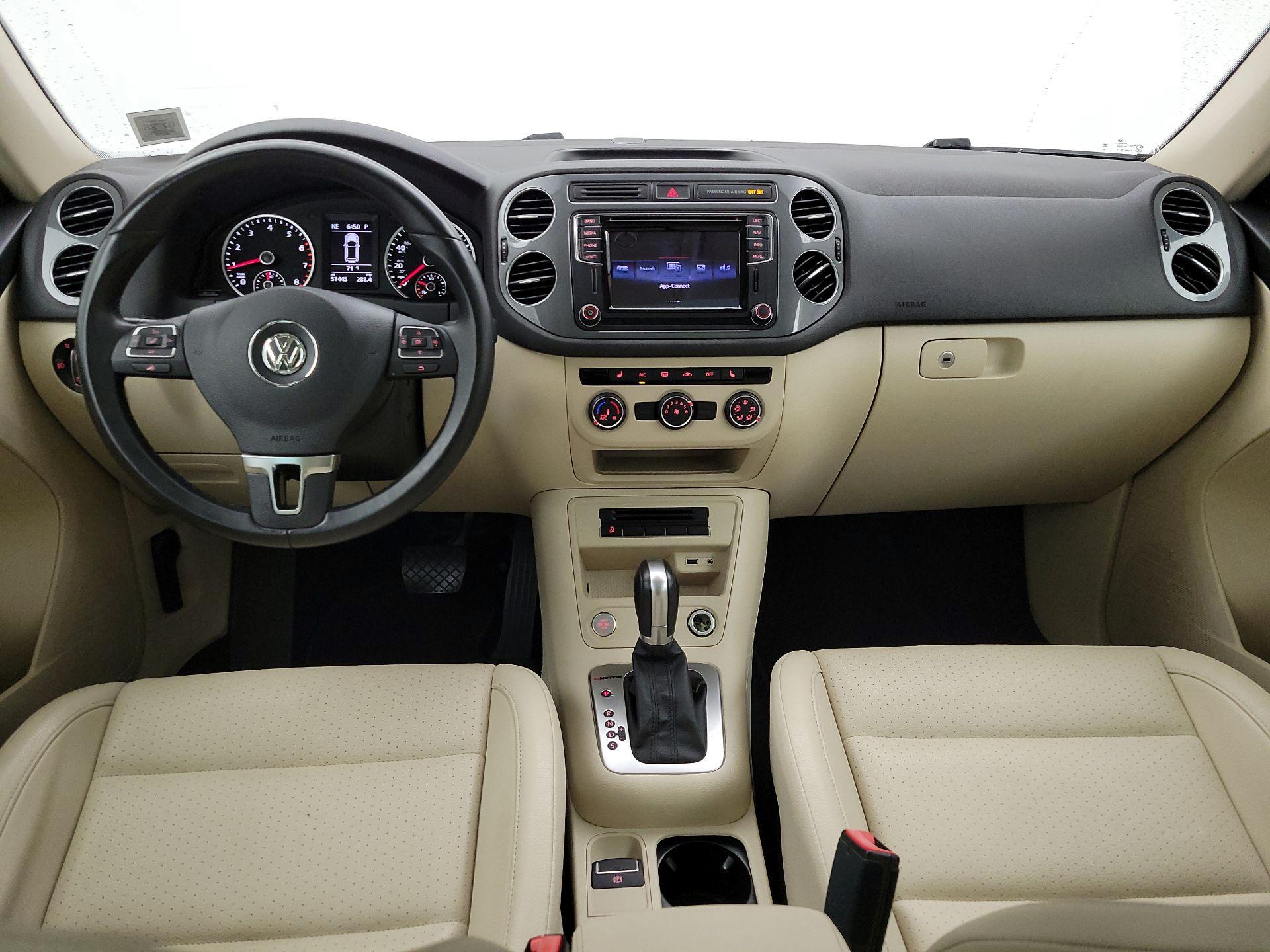 Thumbnail: 2016 Volkswagen Tiguan - 9