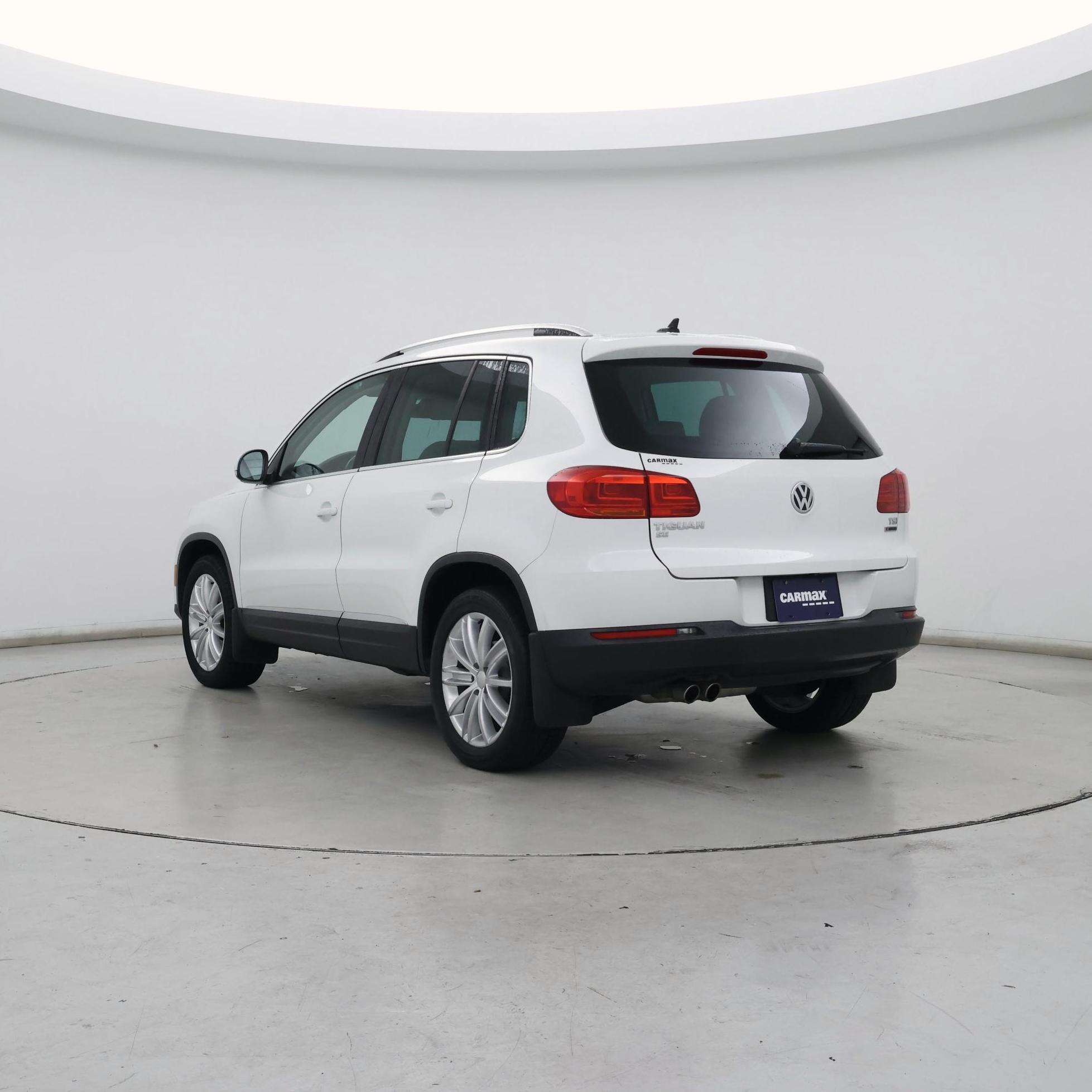 Thumbnail: 2016 Volkswagen Tiguan - 2