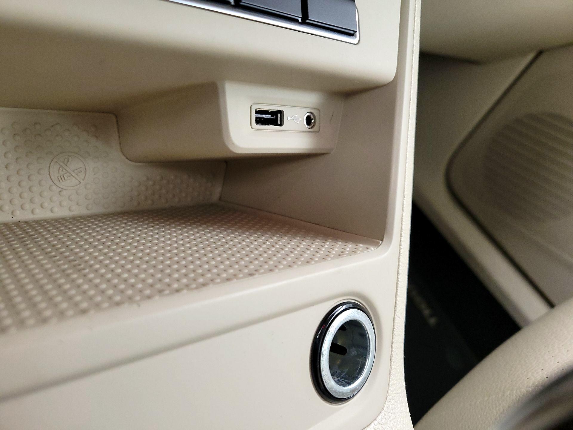Thumbnail: 2016 Volkswagen Tiguan - 19