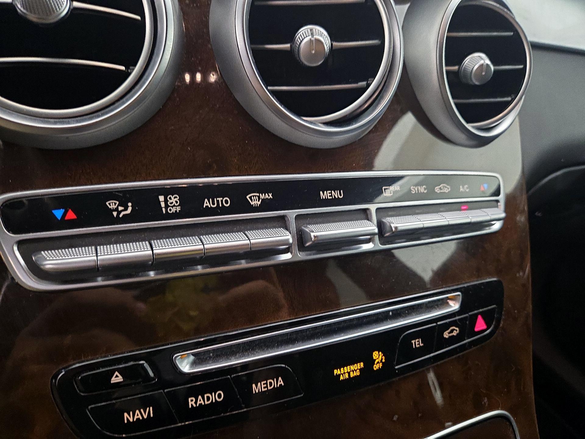 Thumbnail: 2018 Mercedes-Benz GLC - 16