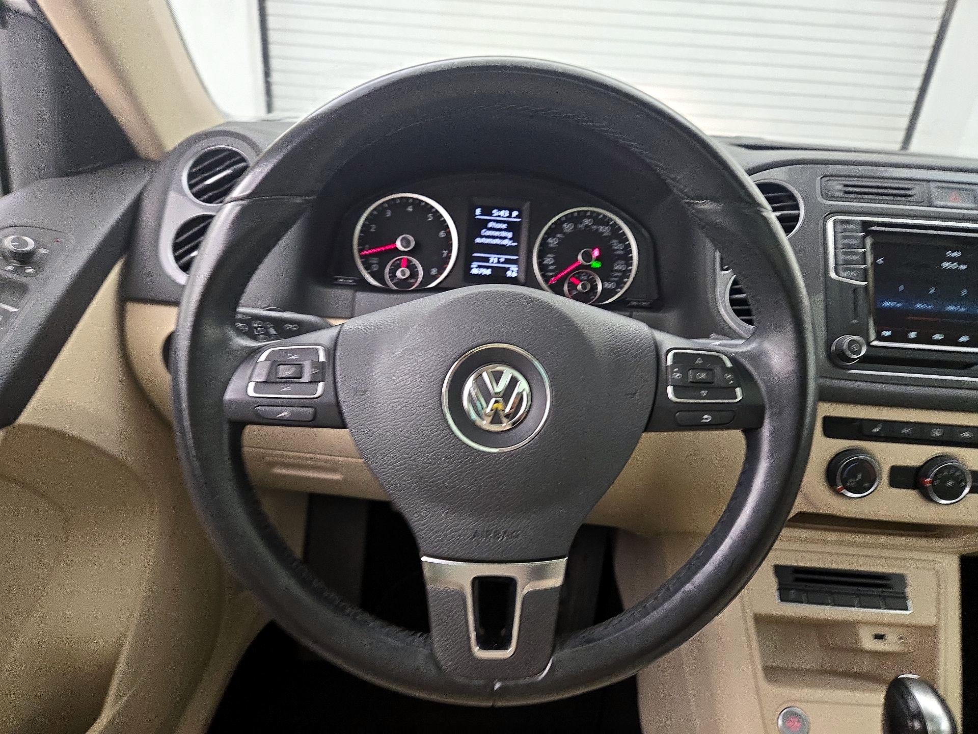 Thumbnail: 2017 Volkswagen Tiguan - 10